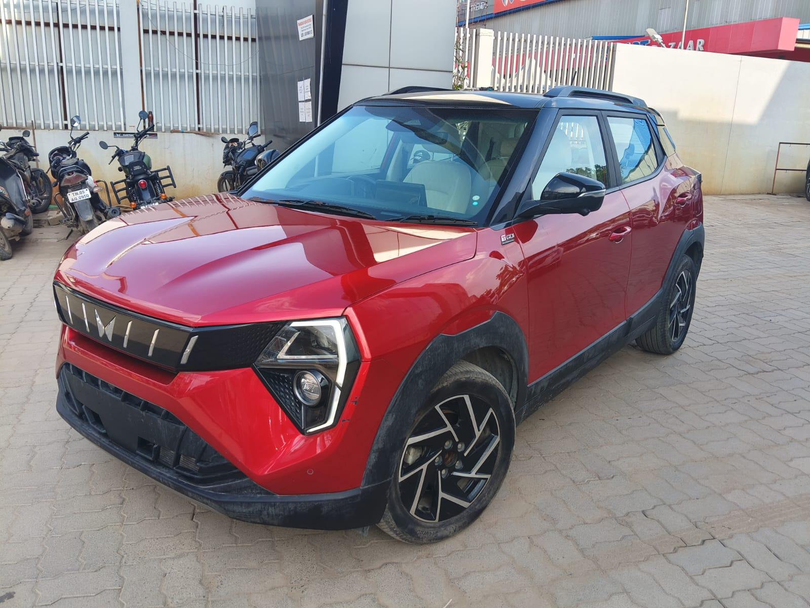 2024 Mahindra XUV 3XO AX7 1.2 TGDi AT 2024 Mahindra XUV 3XO AX7 1.2 TGDi AT