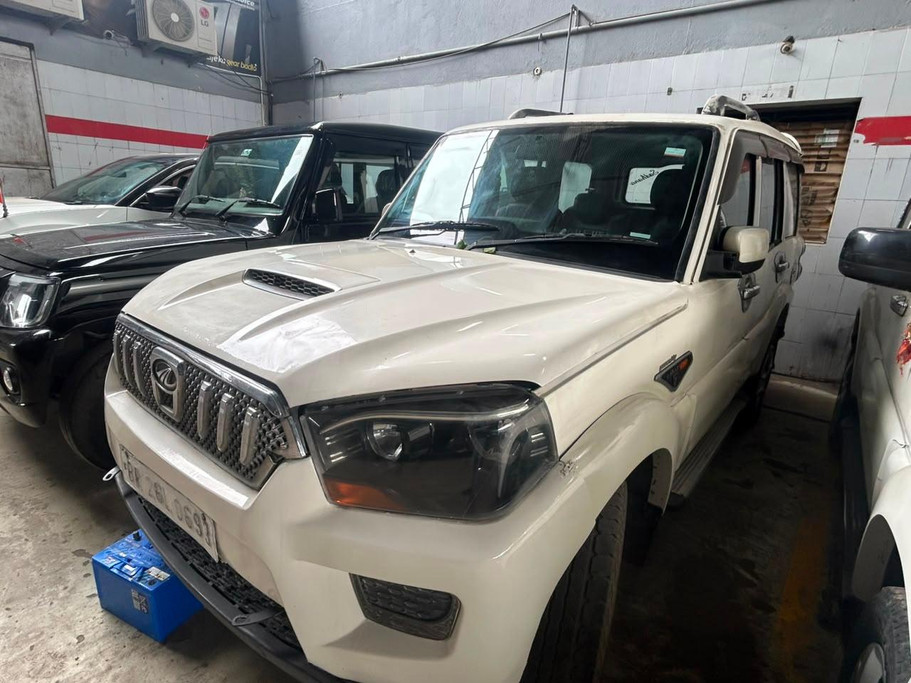 2016 Mahindra Scorpio S4 PLUS 1.99 Litre 2016 Mahindra Scorpio S4 PLUS 1.99 Litre