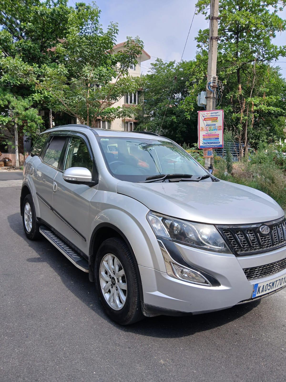 2016 Mahindra XUV500 W10 AWD Black Interiors 2016 Mahindra XUV500 W10 AWD Black Interiors