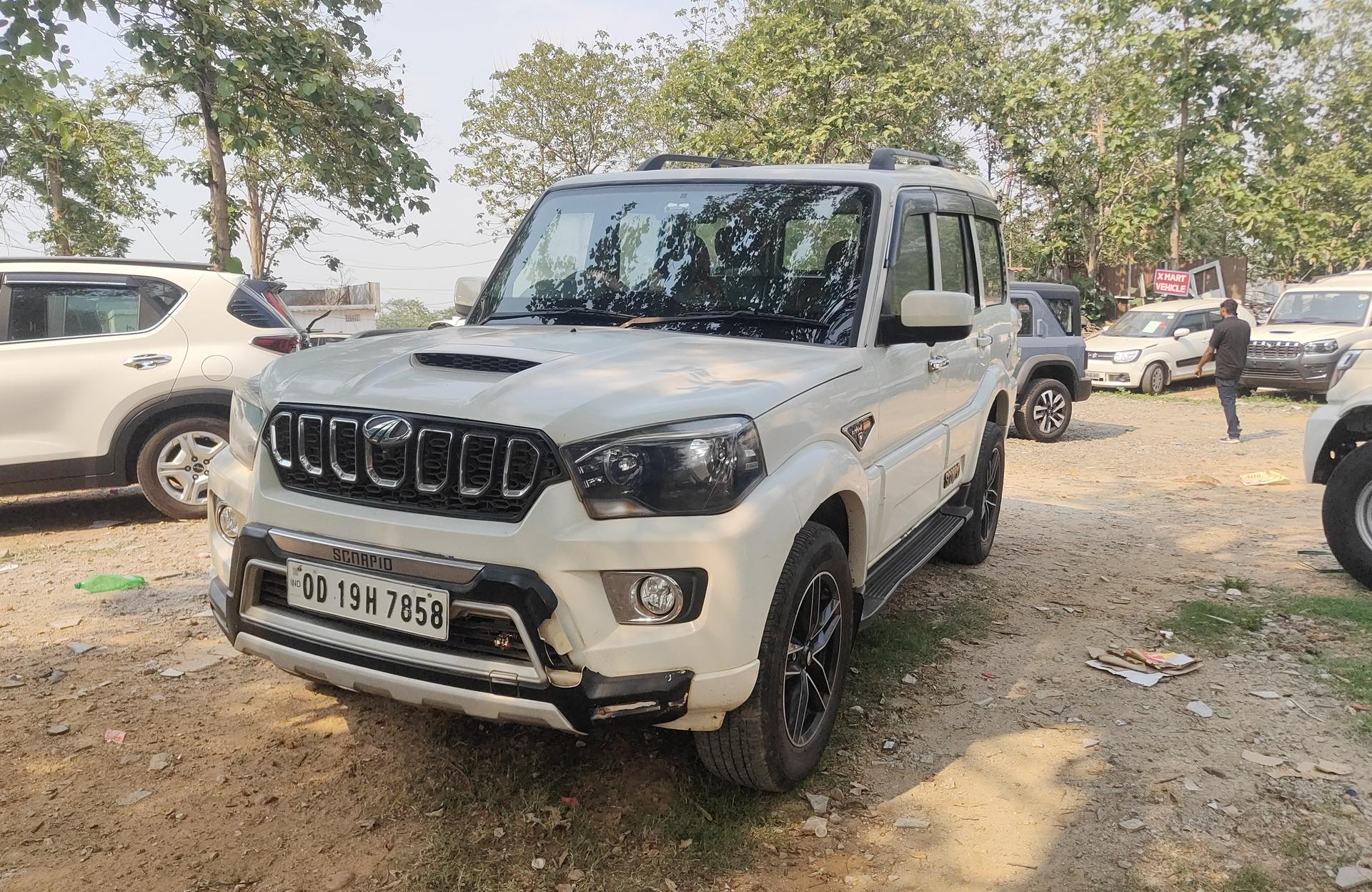 2016 Mahindra Scorpio S4 2WD 2016 Mahindra Scorpio S4 2WD