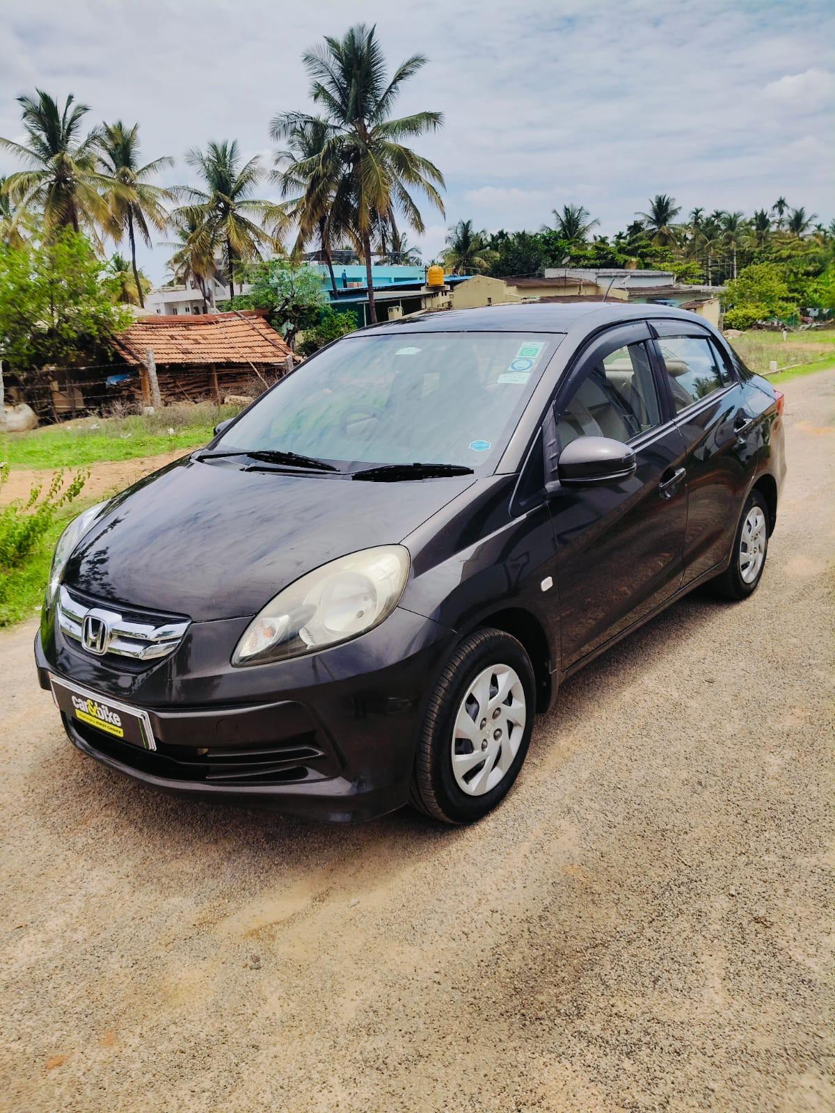 2015 Honda Amaze S MT Diesel BS IV 2015 Honda Amaze S MT Diesel BS IV