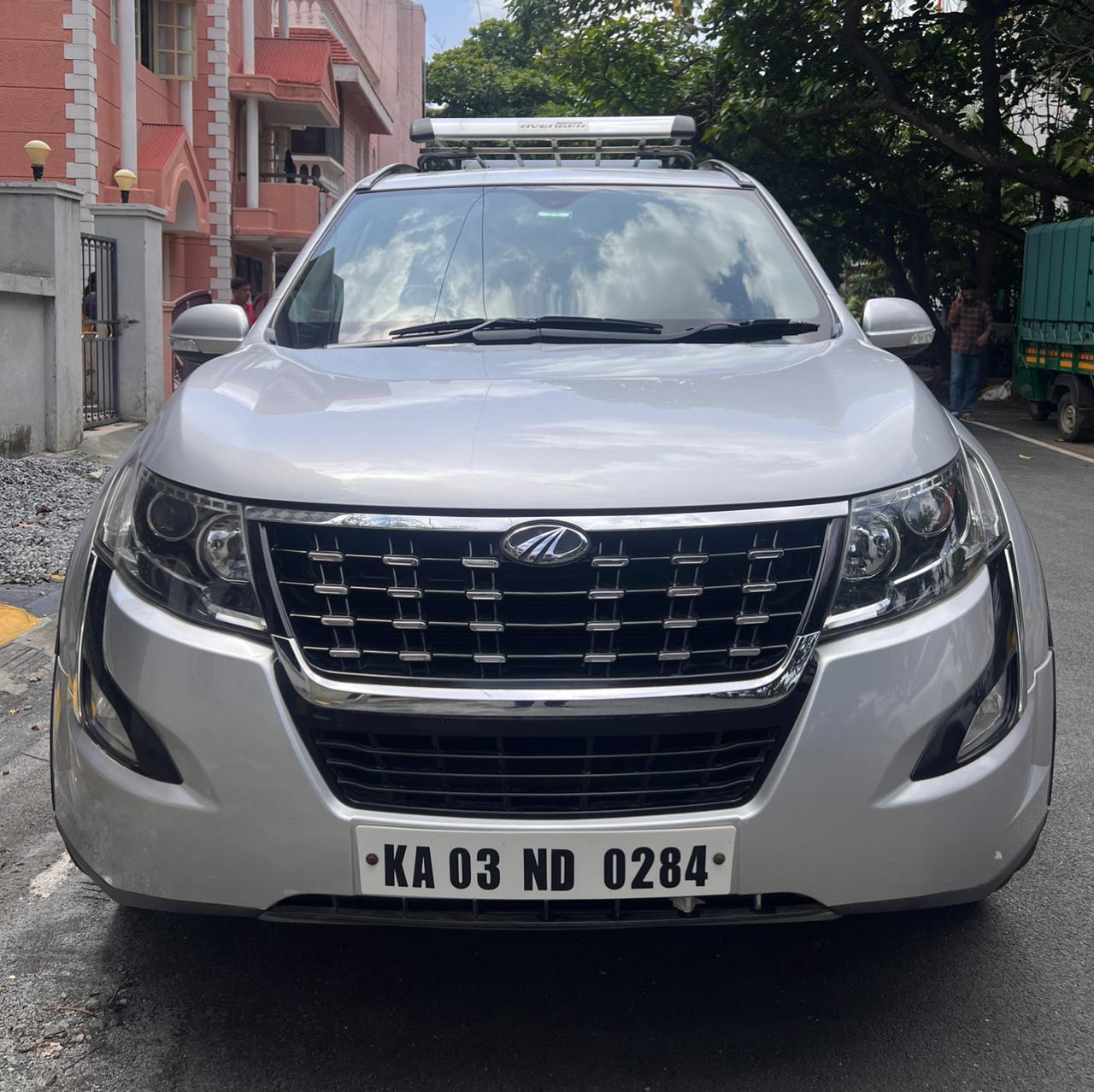 2018 Mahindra XUV500 W11 AT 2018 Mahindra XUV500 W11 AT