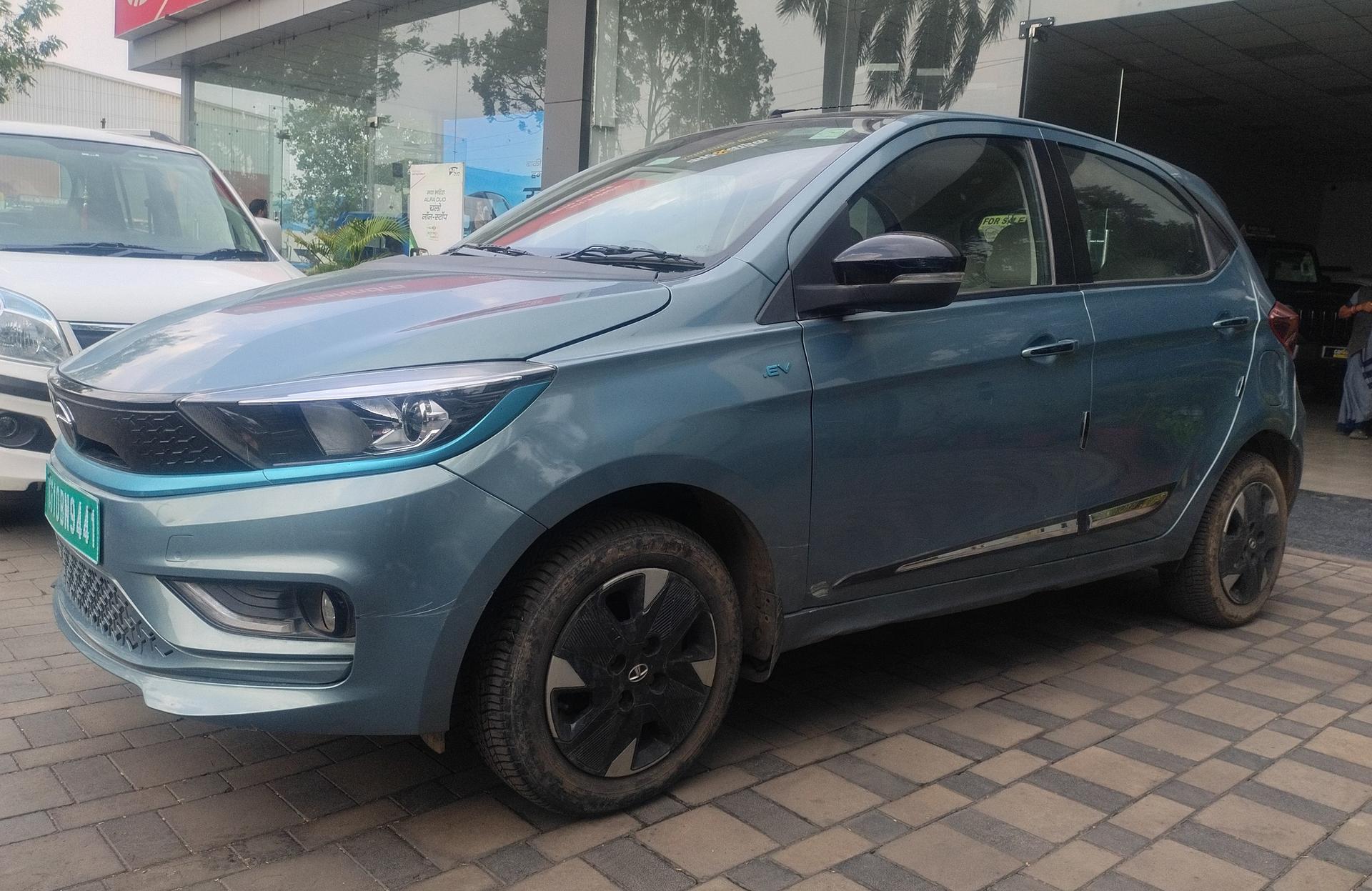 2023 Tata Tiago EV XZ Plus Long Range 2023 Tata Tiago EV XZ Plus Long Range