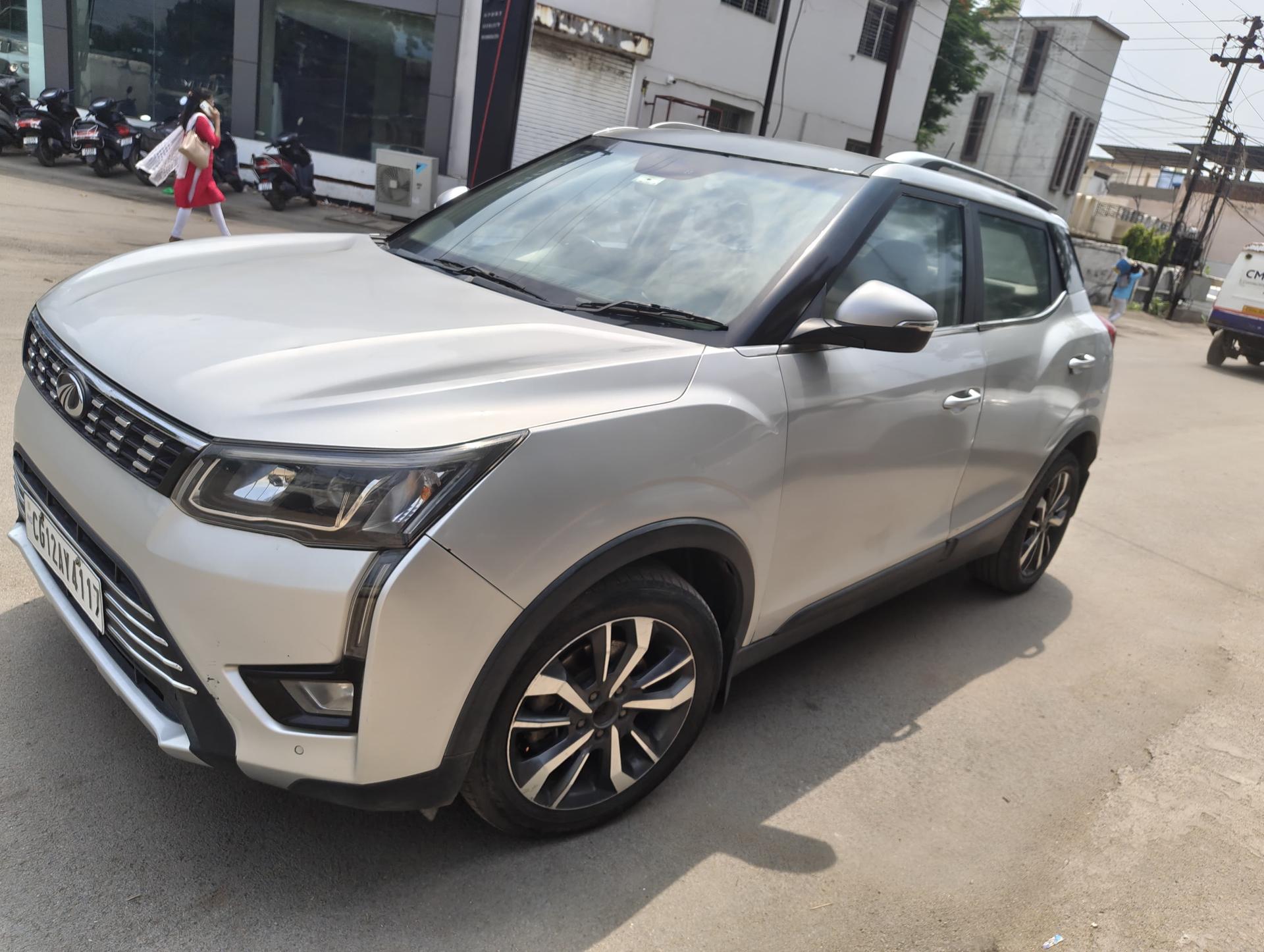 2019 Mahindra XUV300 W8 (O) Petrol BS IV 2019 Mahindra XUV300 W8 (O) Petrol BS IV