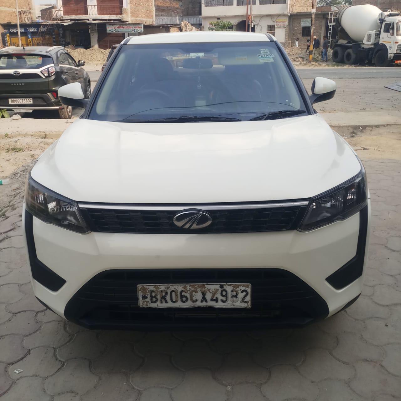 2022 Mahindra XUV300 W4 Petrol 2022 Mahindra XUV300 W4 Petrol