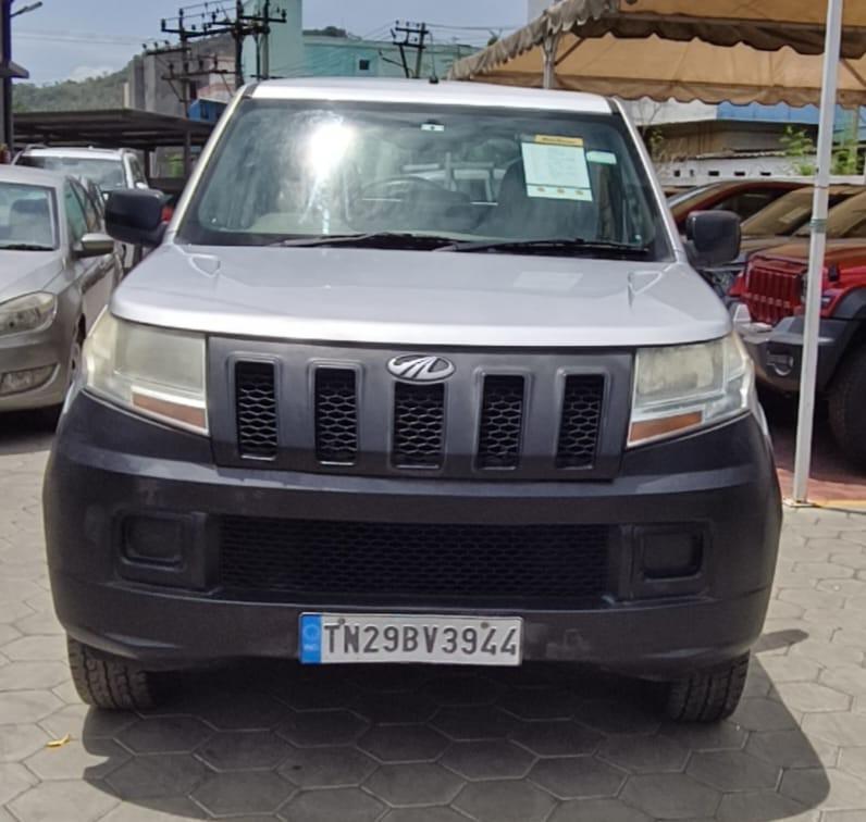 2017 Mahindra TUV300 T4 2017 Mahindra TUV300 T4