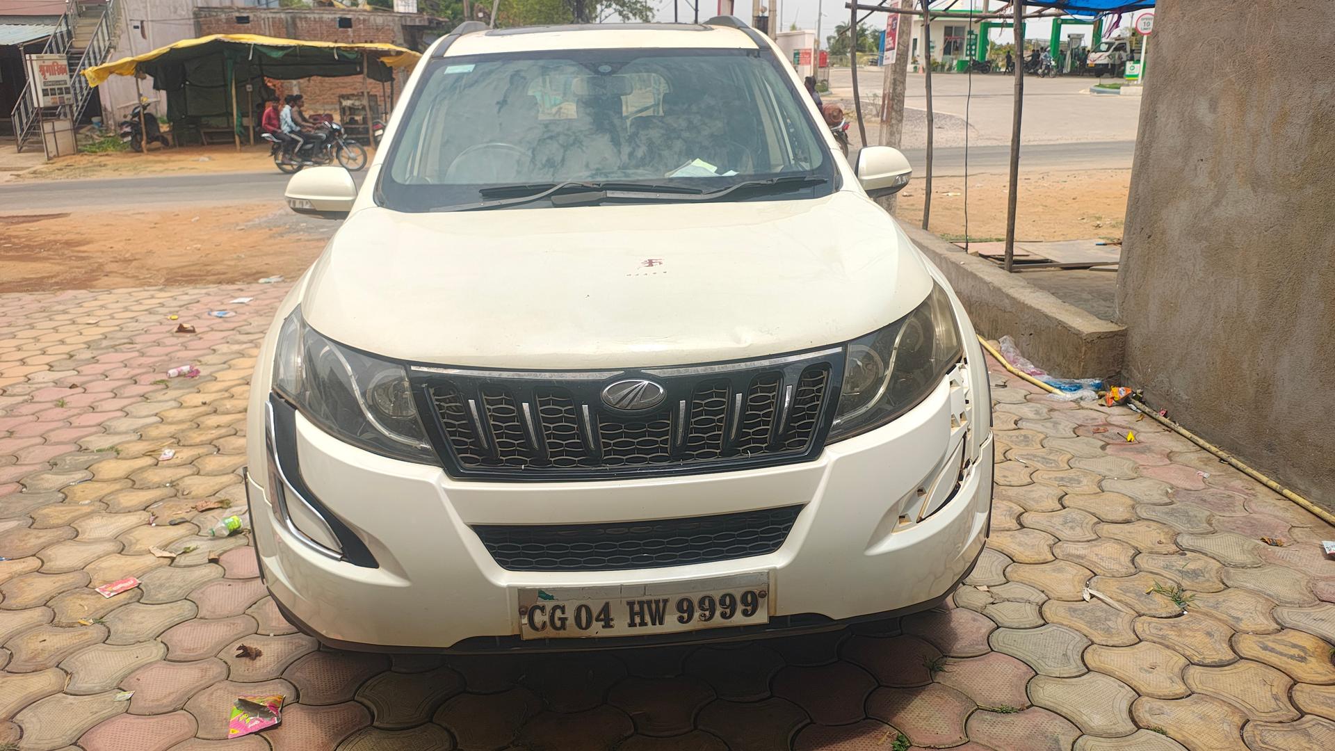 2015 Mahindra XUV500 W10 FWD 2015 Mahindra XUV500 W10 FWD