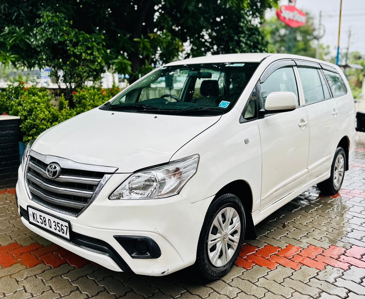 2015 Toyota Innova 2.5 E 2015 Toyota Innova 2.5 E