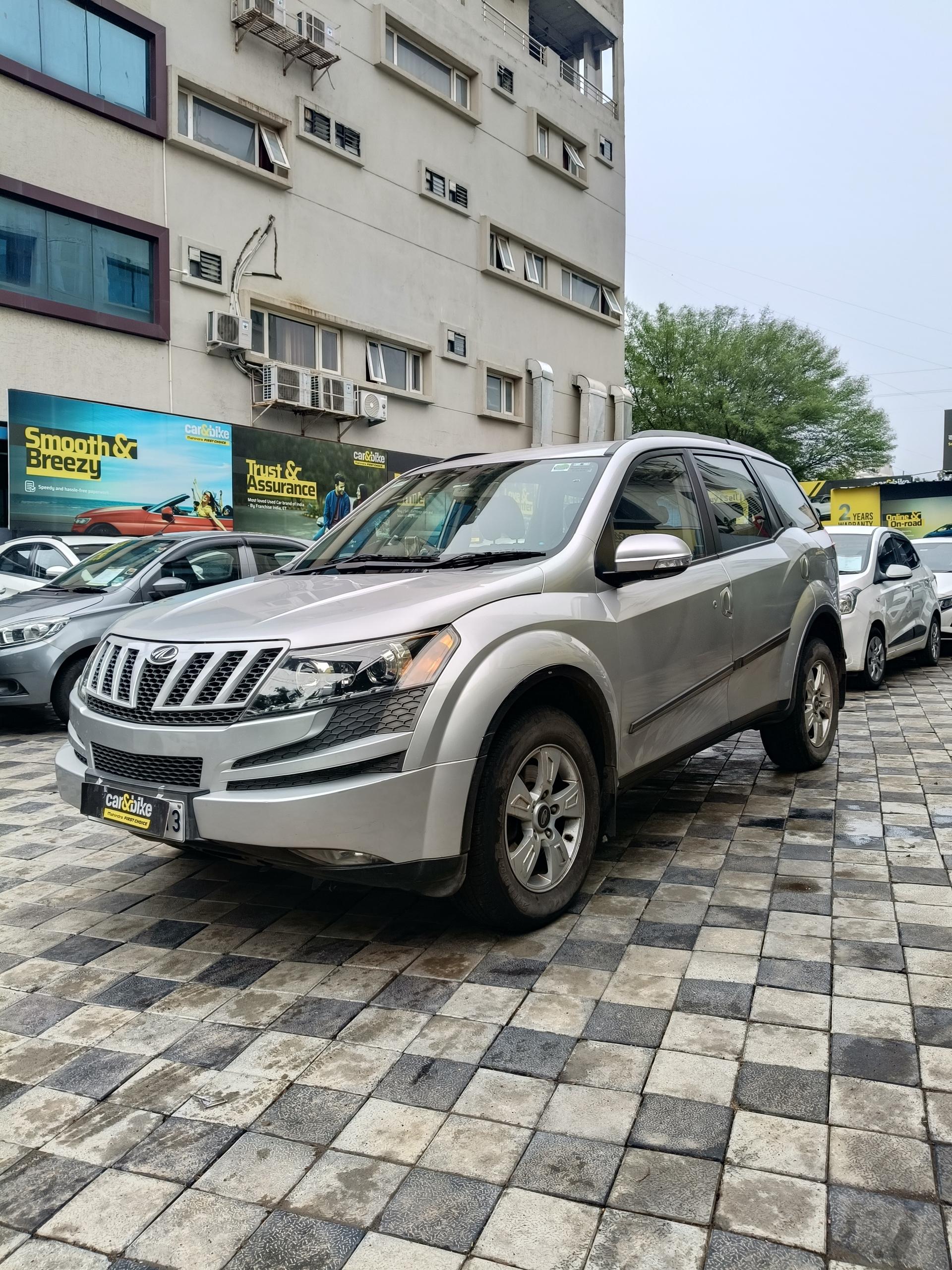 2015 Mahindra XUV500 W8 FWD 2015 Mahindra XUV500 W8 FWD