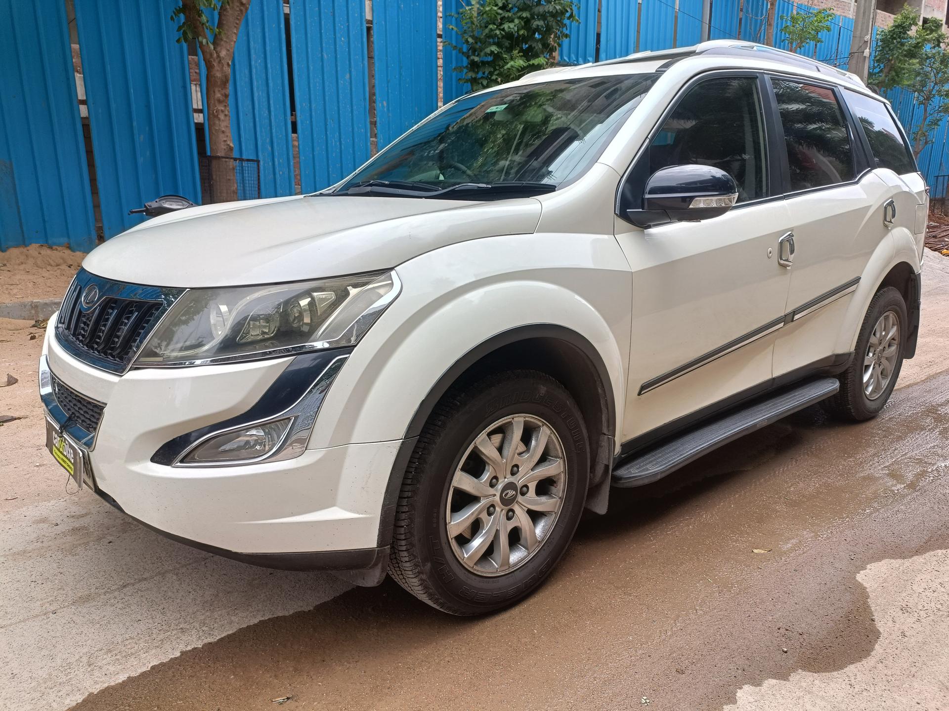 2018 Mahindra XUV500 W10 AWD AT 2018 Mahindra XUV500 W10 AWD AT
