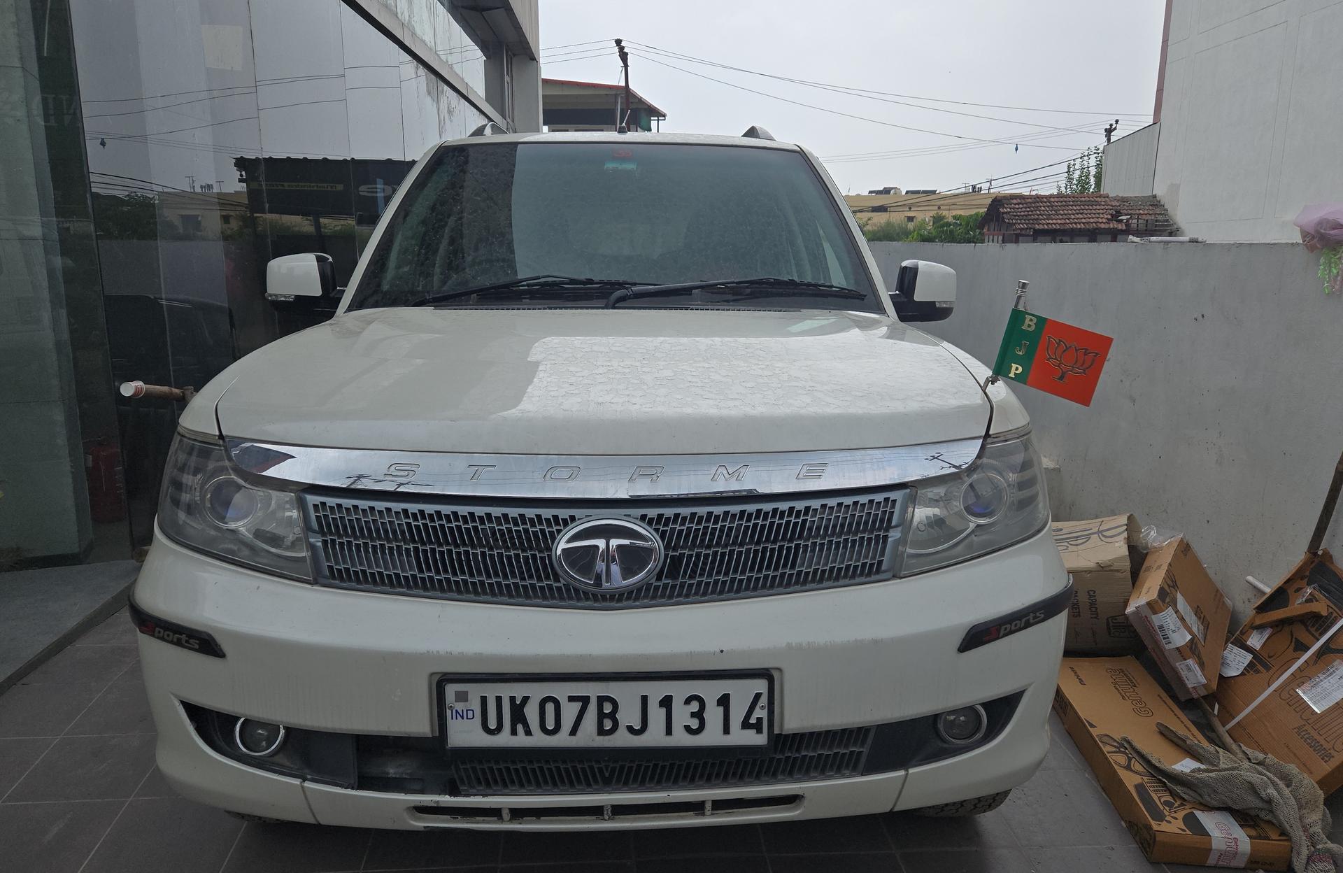 2015 Tata Safari Storme Ex Refreshed 2015 Tata Safari Storme Ex Refreshed