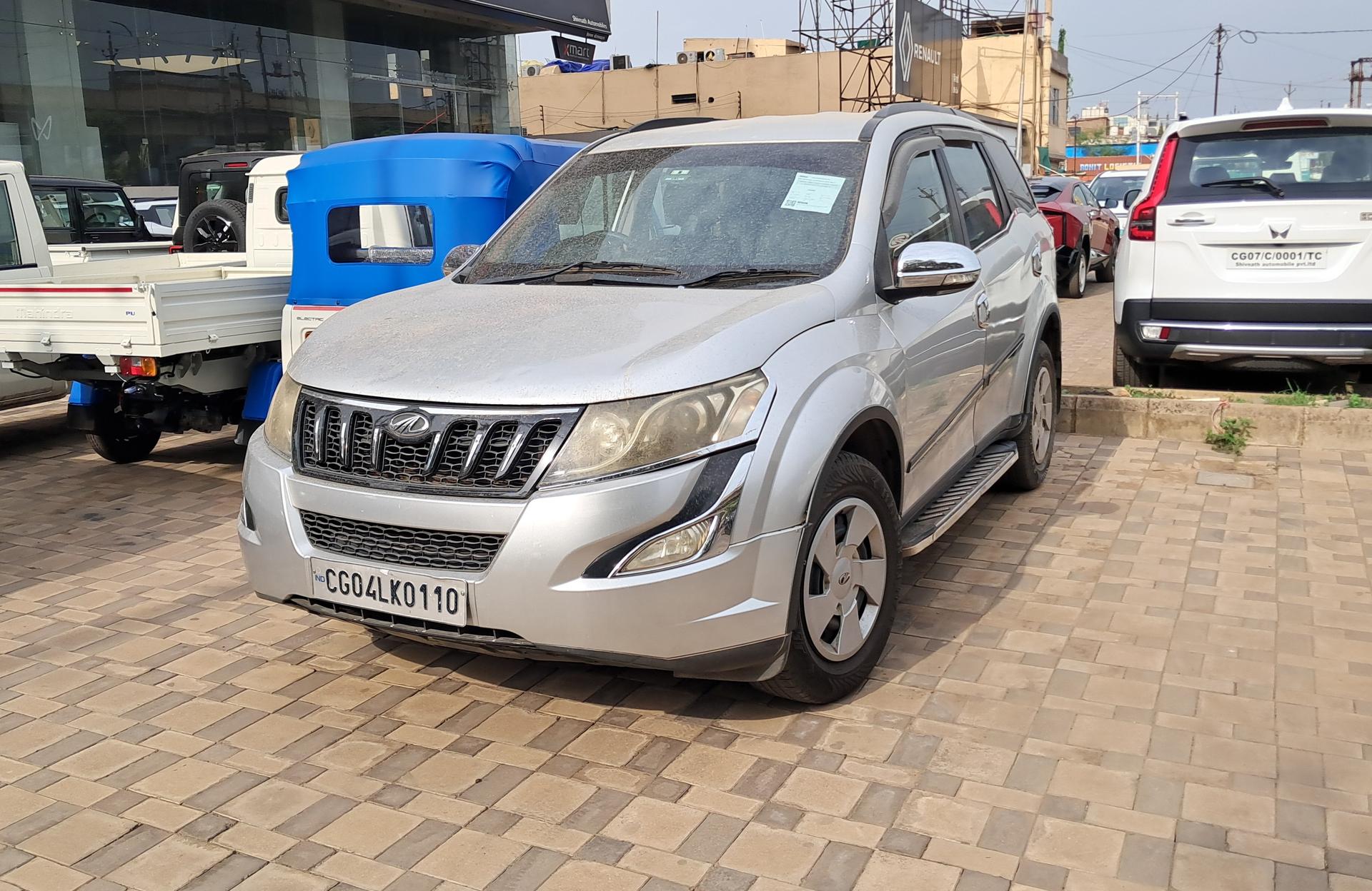 2016 Mahindra XUV500 W6 AT 2016 Mahindra XUV500 W6 AT