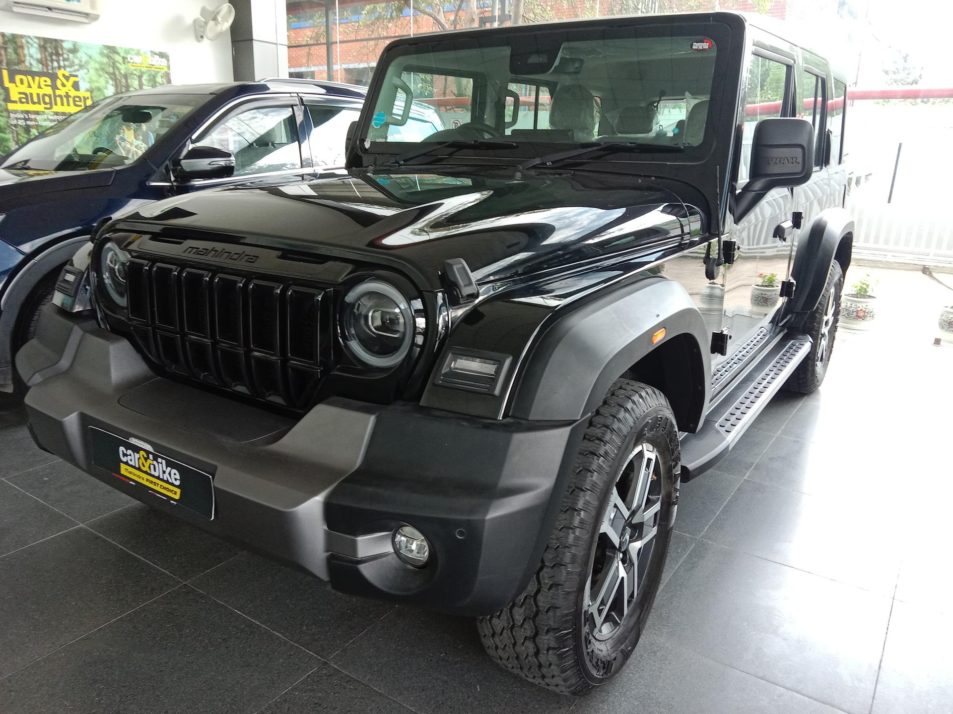 2025 Mahindra Thar Roxx AX7L Diesel 4WD AT 2025 Mahindra Thar Roxx AX7L Diesel 4WD AT