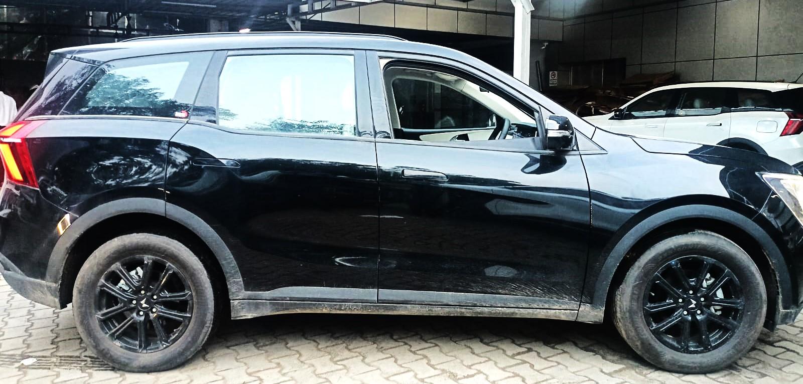 2024 Mahindra XUV700 AX 7 Luxury Pack Petrol 7 STR Blaze Editon AT 2024 Mahindra XUV700 AX 7 Luxury Pack Petrol 7 STR Blaze Editon AT