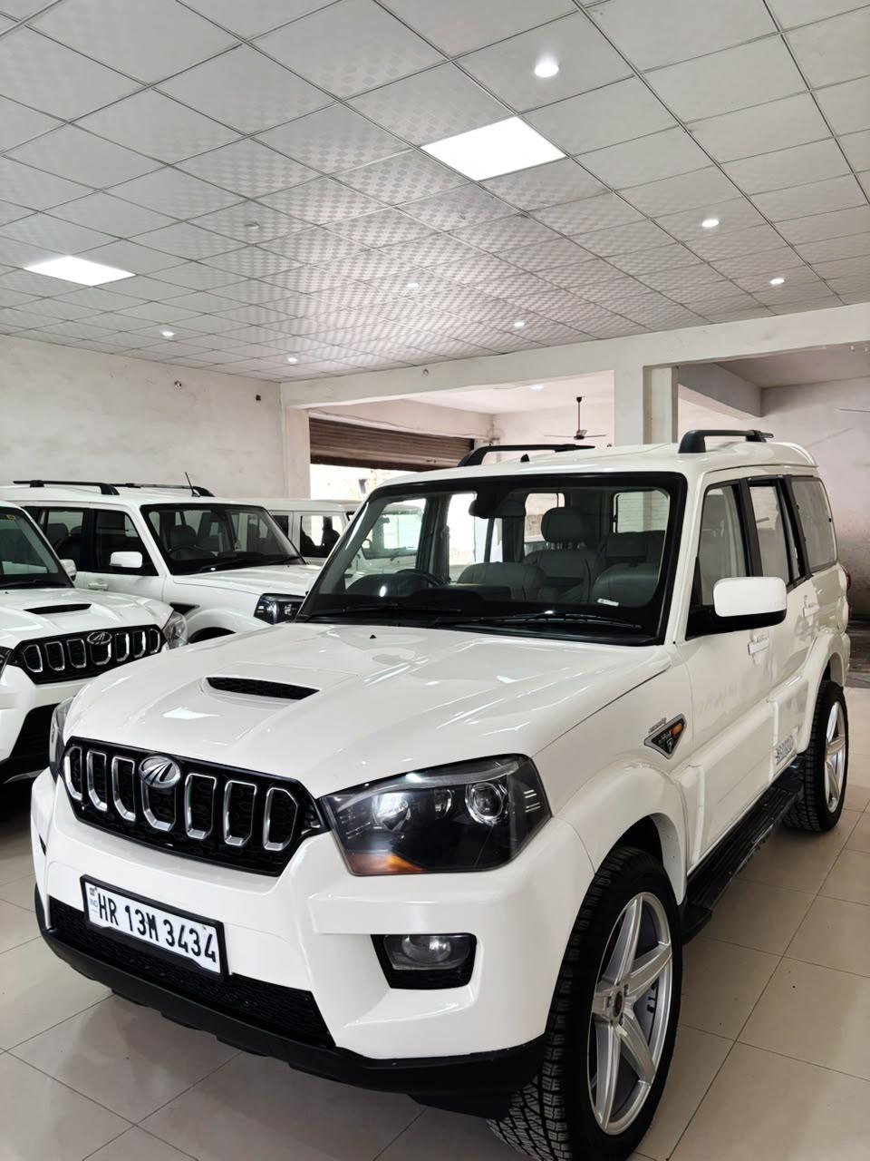 2017 Mahindra Scorpio S10 1.99-Litre 2017 Mahindra Scorpio S10 1.99-Litre