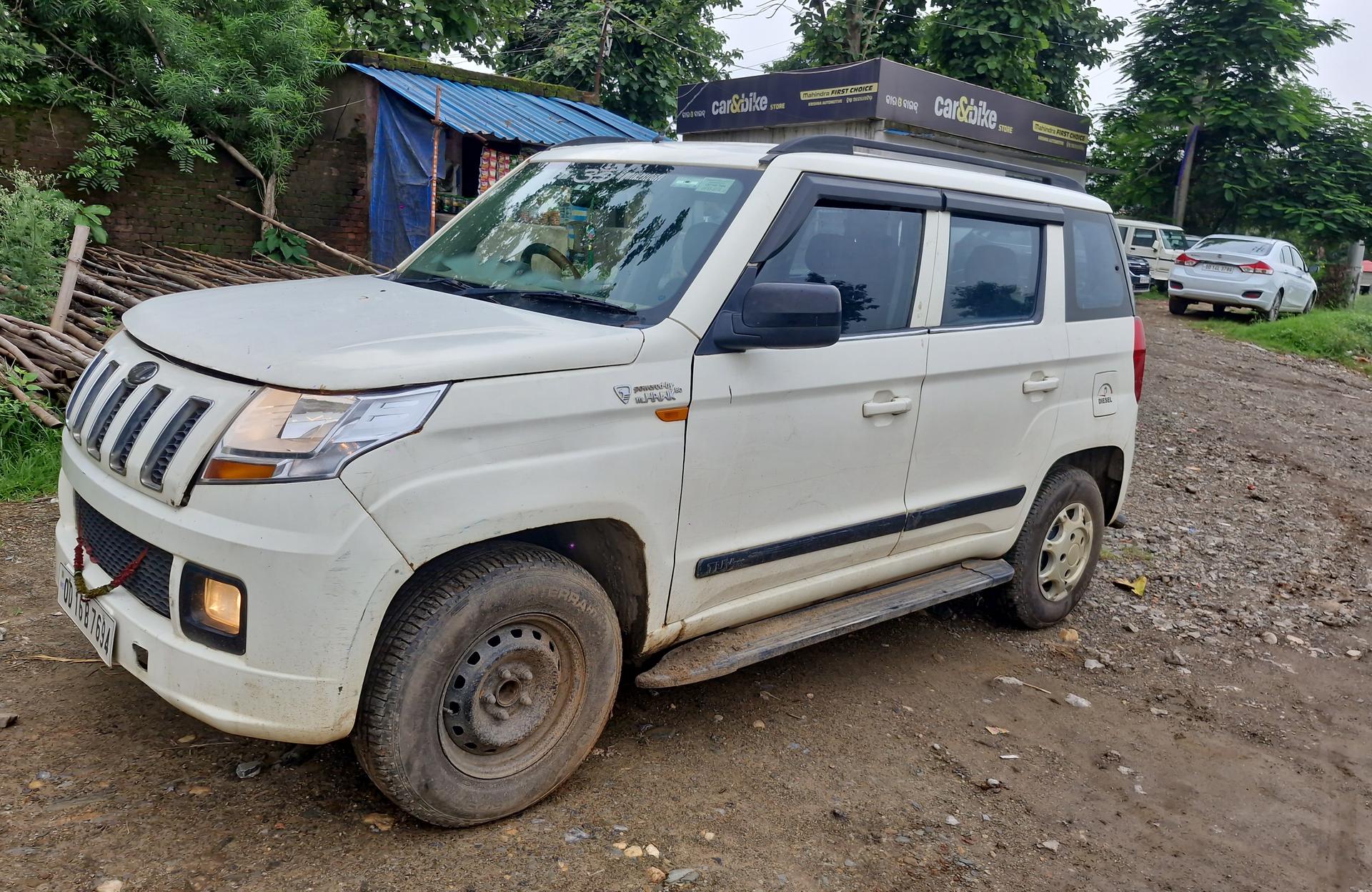 2015 Mahindra TUV300 T6 Plus 2015 Mahindra TUV300 T6 Plus