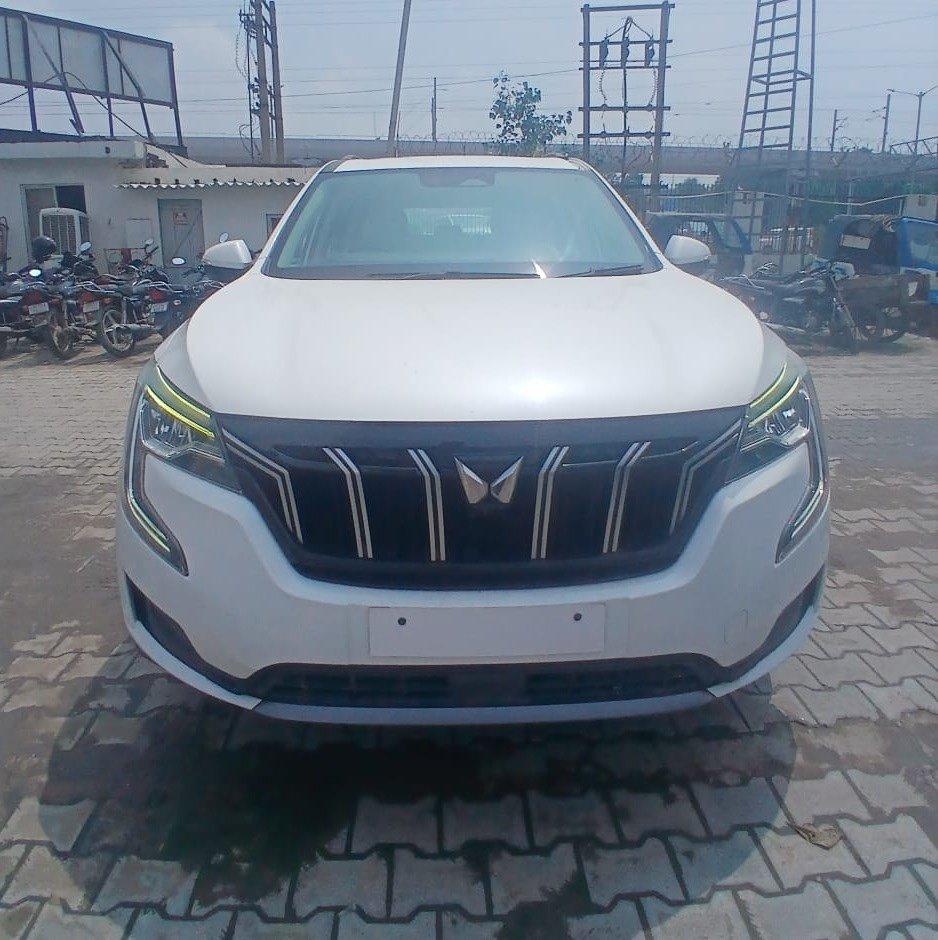 2023 Mahindra XUV700 AX7 MT Petrol 7 STR 2023 Mahindra XUV700 AX7 MT Petrol 7 STR