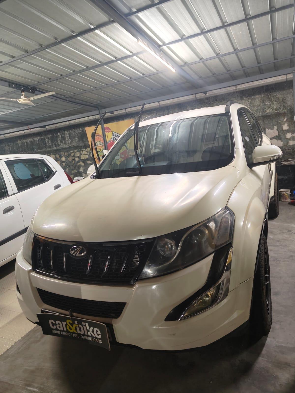 2015 Mahindra XUV500 W6 FWD 2015 Mahindra XUV500 W6 FWD