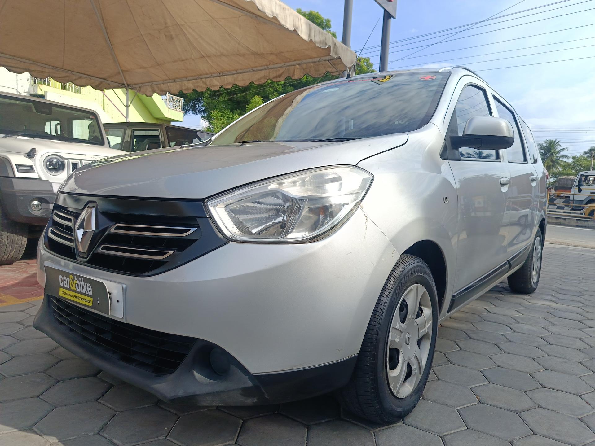 2015 Renault Lodgy 85 PS RxZ (8 Seater) 2015 Renault Lodgy 85 PS RxZ (8 Seater)