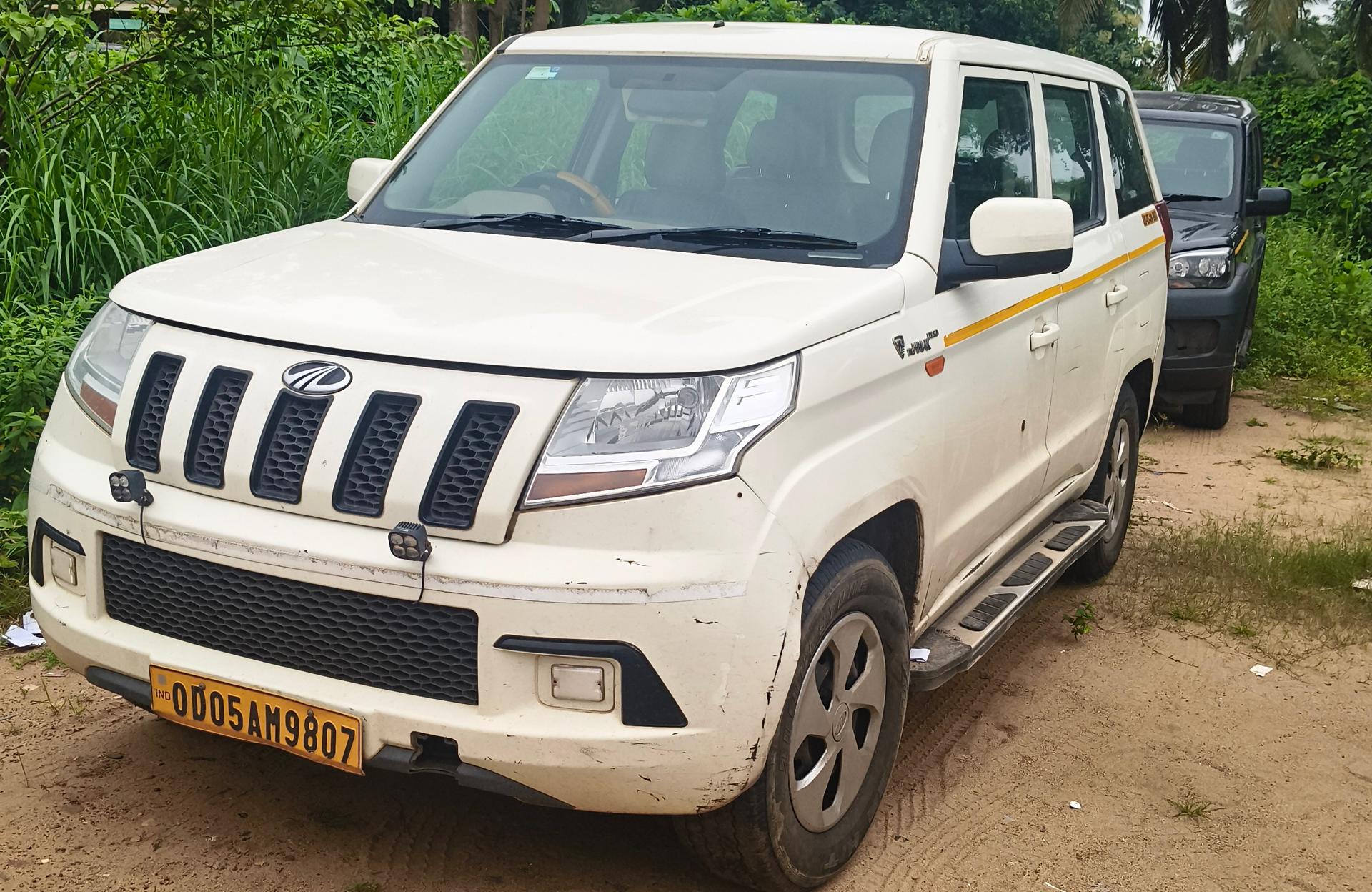 2018 Mahindra TUV300 Plus P6 2018 Mahindra TUV300 Plus P6
