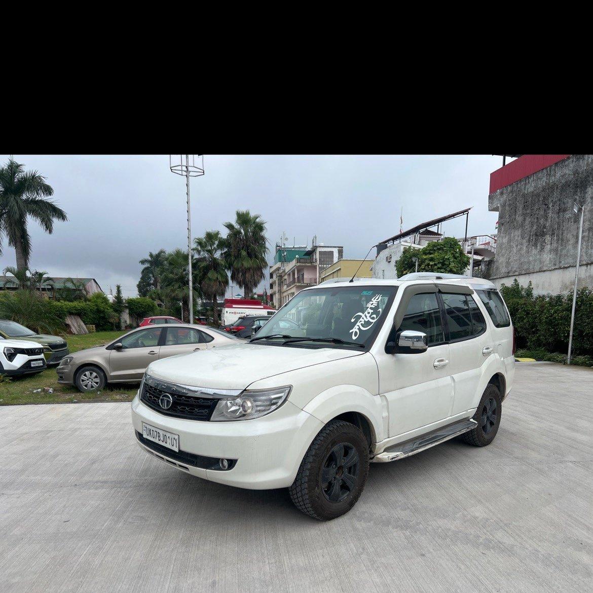 2014 Tata Safari Storme VX Refreshed 4x2 (400 NM) 2014 Tata Safari Storme VX Refreshed 4x2 (400 NM)