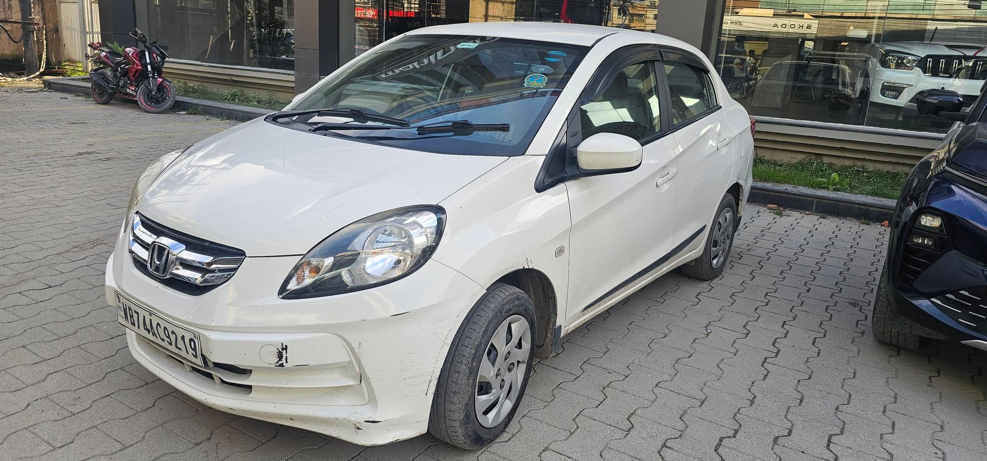 2013 Honda Amaze 1.5 EX i-DTEC 2013 Honda Amaze 1.5 EX i-DTEC