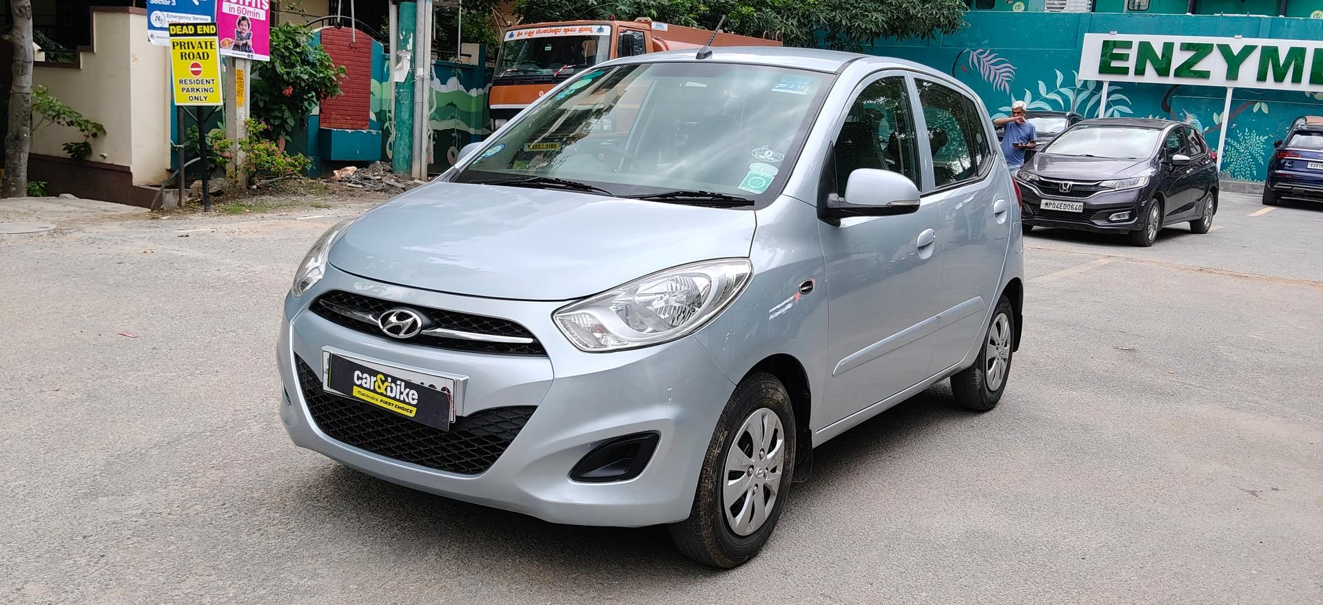2011 Hyundai i10 1.2 Sportz MT 2011 Hyundai i10 1.2 Sportz MT