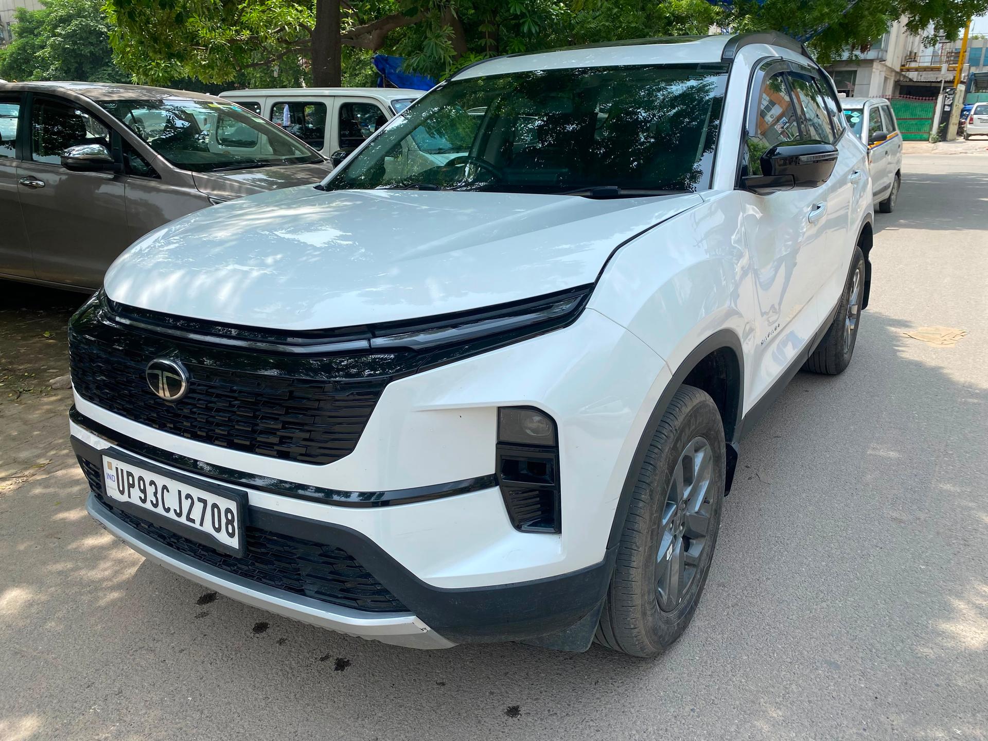 2025 Tata Safari Pure Plus AT 2025 Tata Safari Pure Plus AT