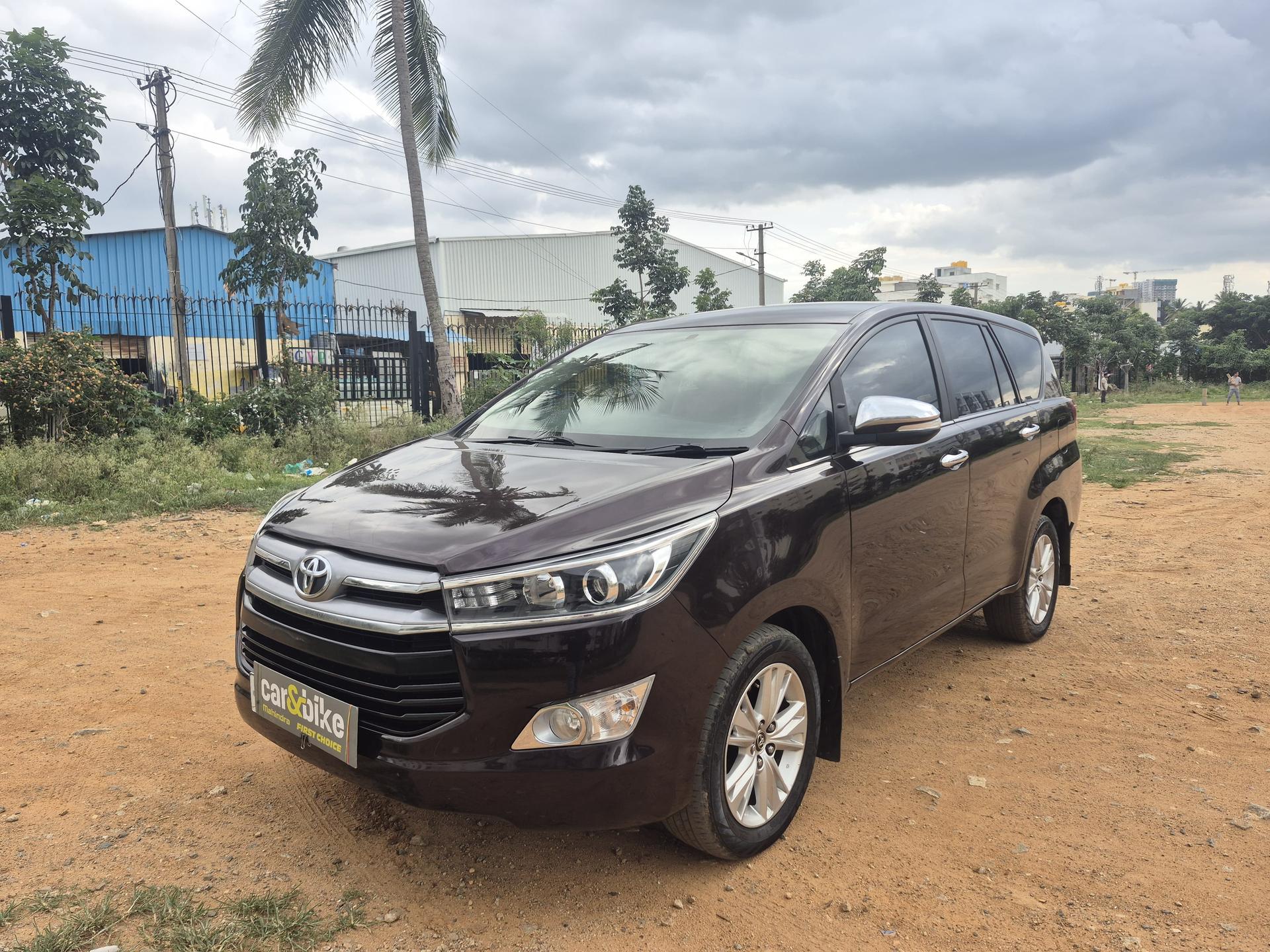 2016 Toyota Innova Crysta 2.8 ZX AT 7-Seater 2016 Toyota Innova Crysta 2.8 ZX AT 7-Seater