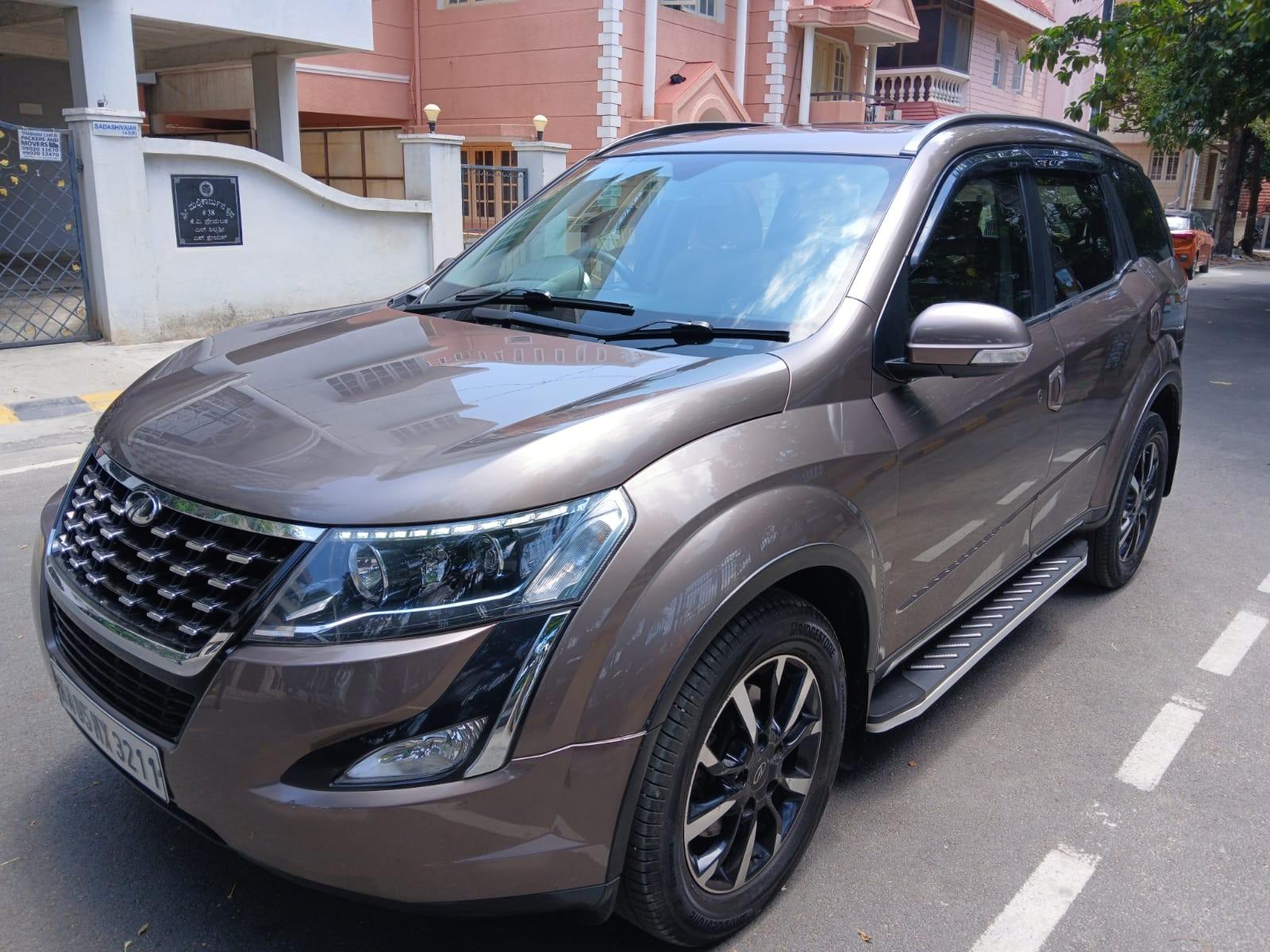 2018 Mahindra XUV500 W11 2018 Mahindra XUV500 W11