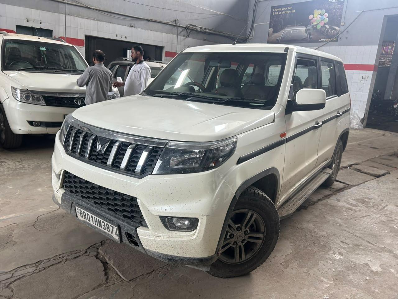 2023 Mahindra Bolero Neo N10 (R) 2023 Mahindra Bolero Neo N10 (R)