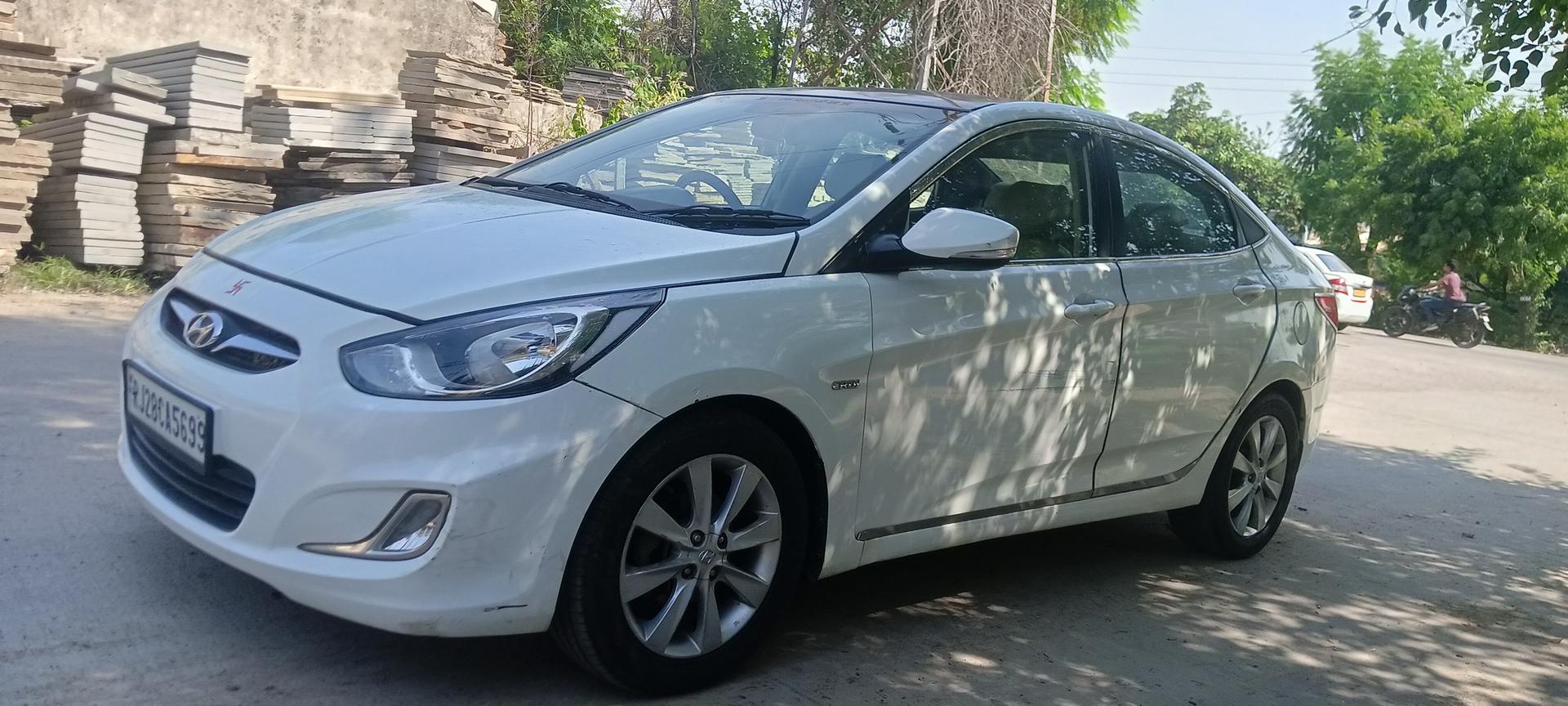 2013 Hyundai Fluidic Verna 1.6 CRDI SX 2013 Hyundai Fluidic Verna 1.6 CRDI SX