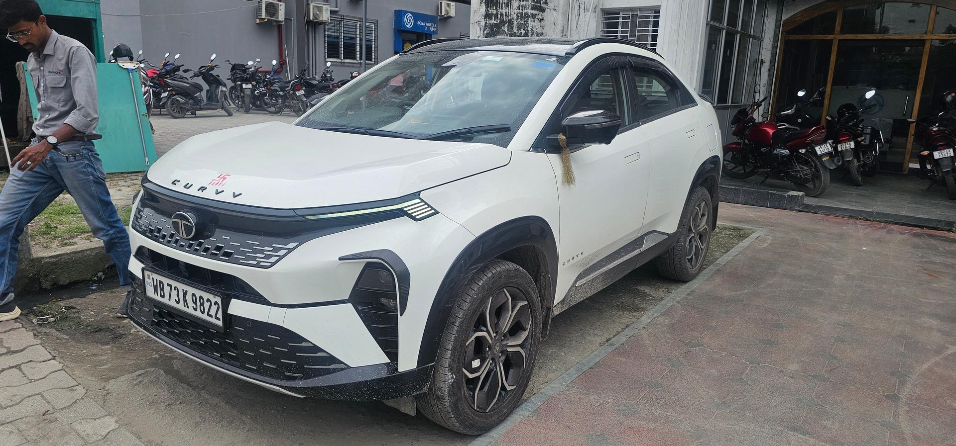 2025 Tata Curvv Accomplished S 1.2 Revotron Petrol 6MT 2025 Tata Curvv Accomplished S 1.2 Revotron Petrol 6MT
