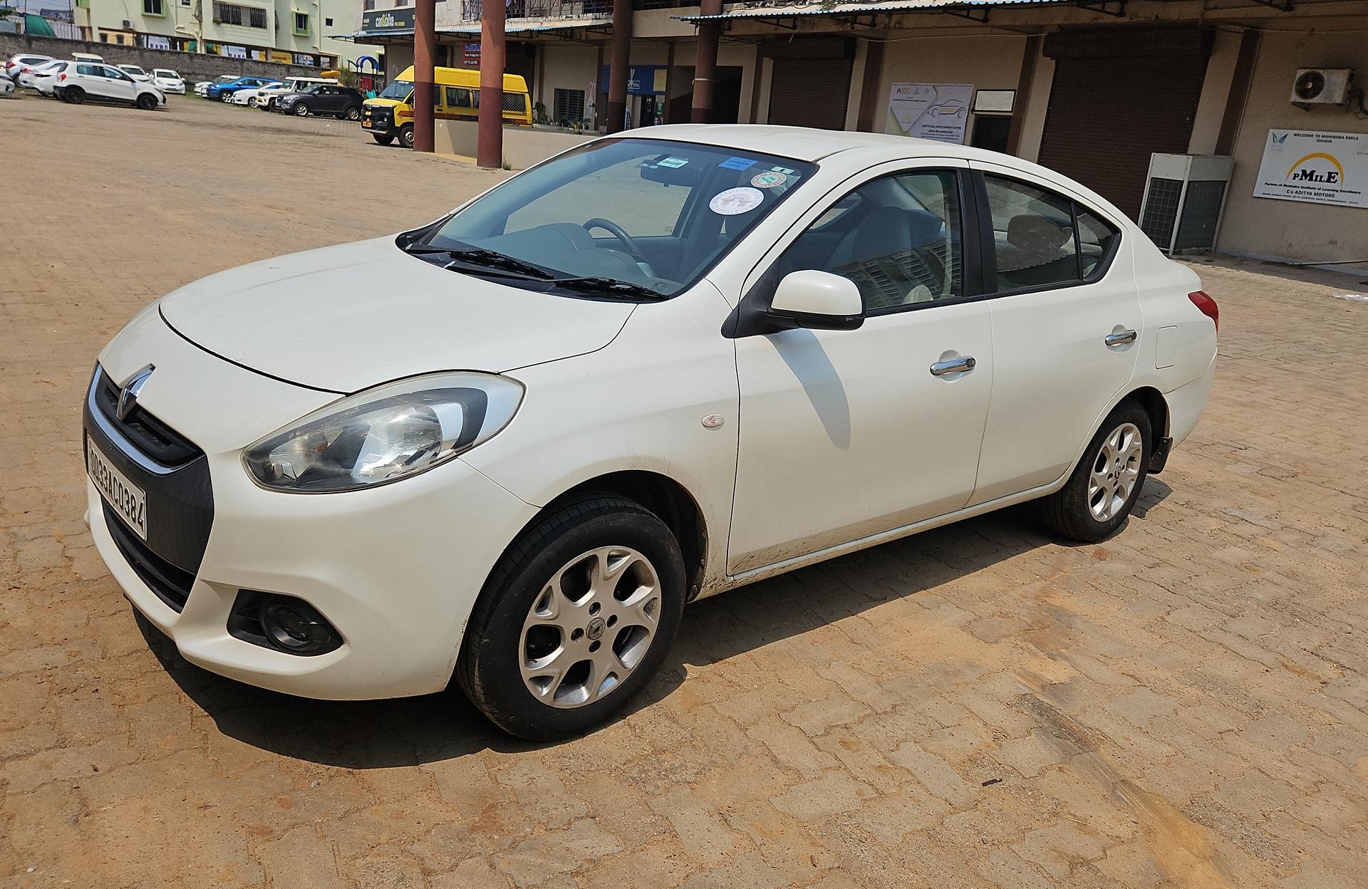 2015 Renault Scala RxE Petrol 2015 Renault Scala RxE Petrol