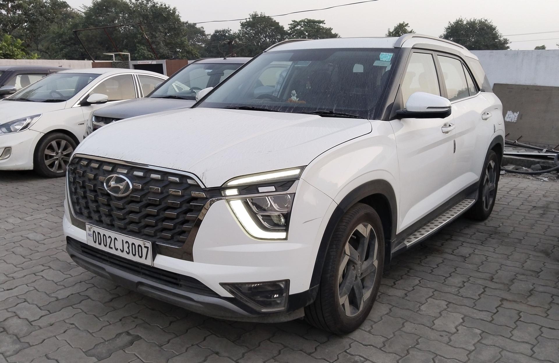 2023 Hyundai Alcazar Platinum (O) 7 Seater AT Petrol 2023 Hyundai Alcazar Platinum (O) 7 Seater AT Petrol