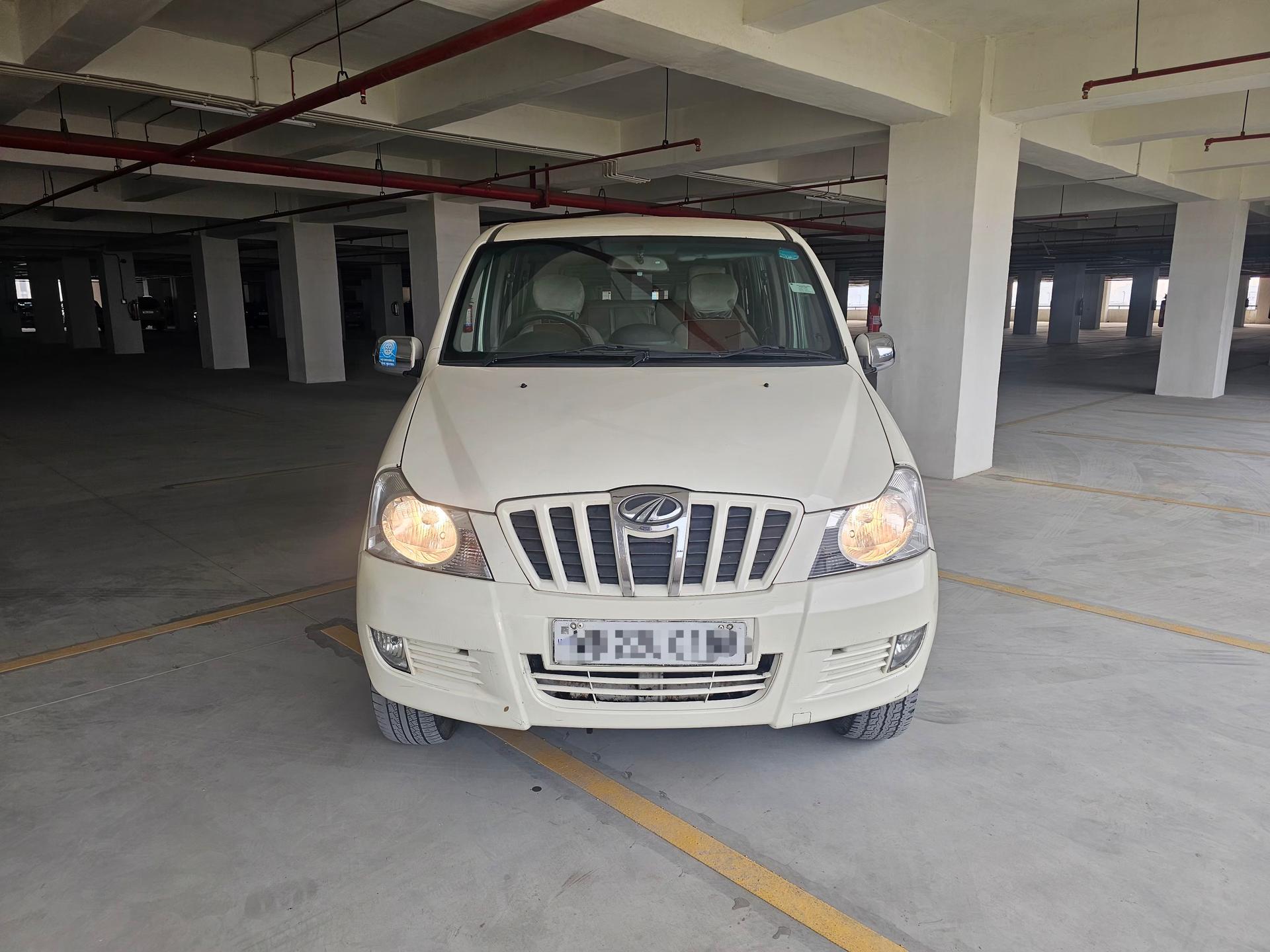2012 Mahindra Xylo E8 2012 Mahindra Xylo E8