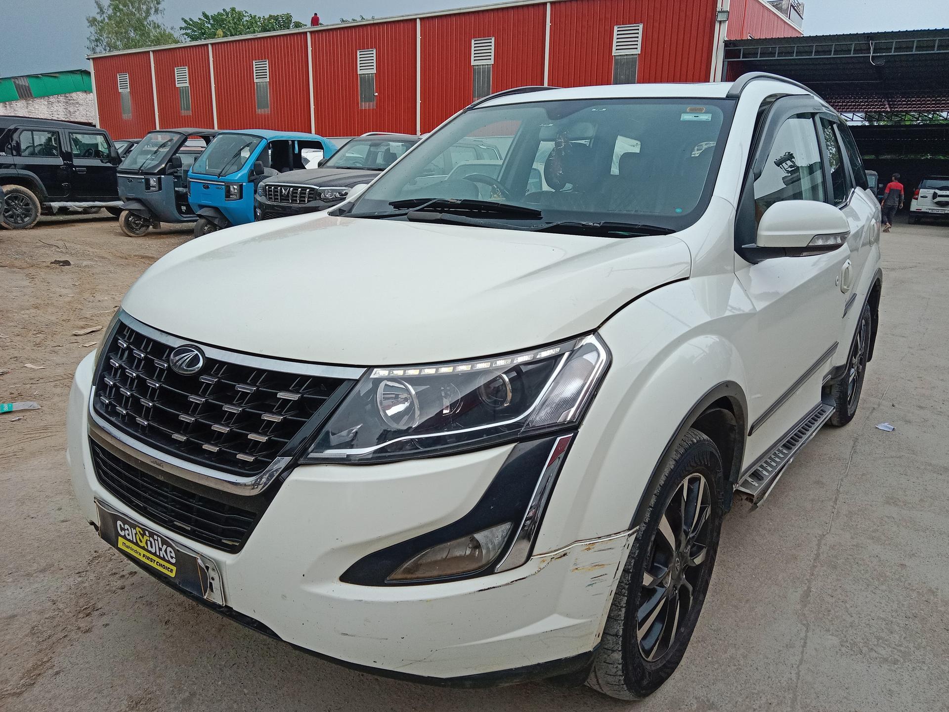 2019 Mahindra XUV500 W11 AT 2019 Mahindra XUV500 W11 AT