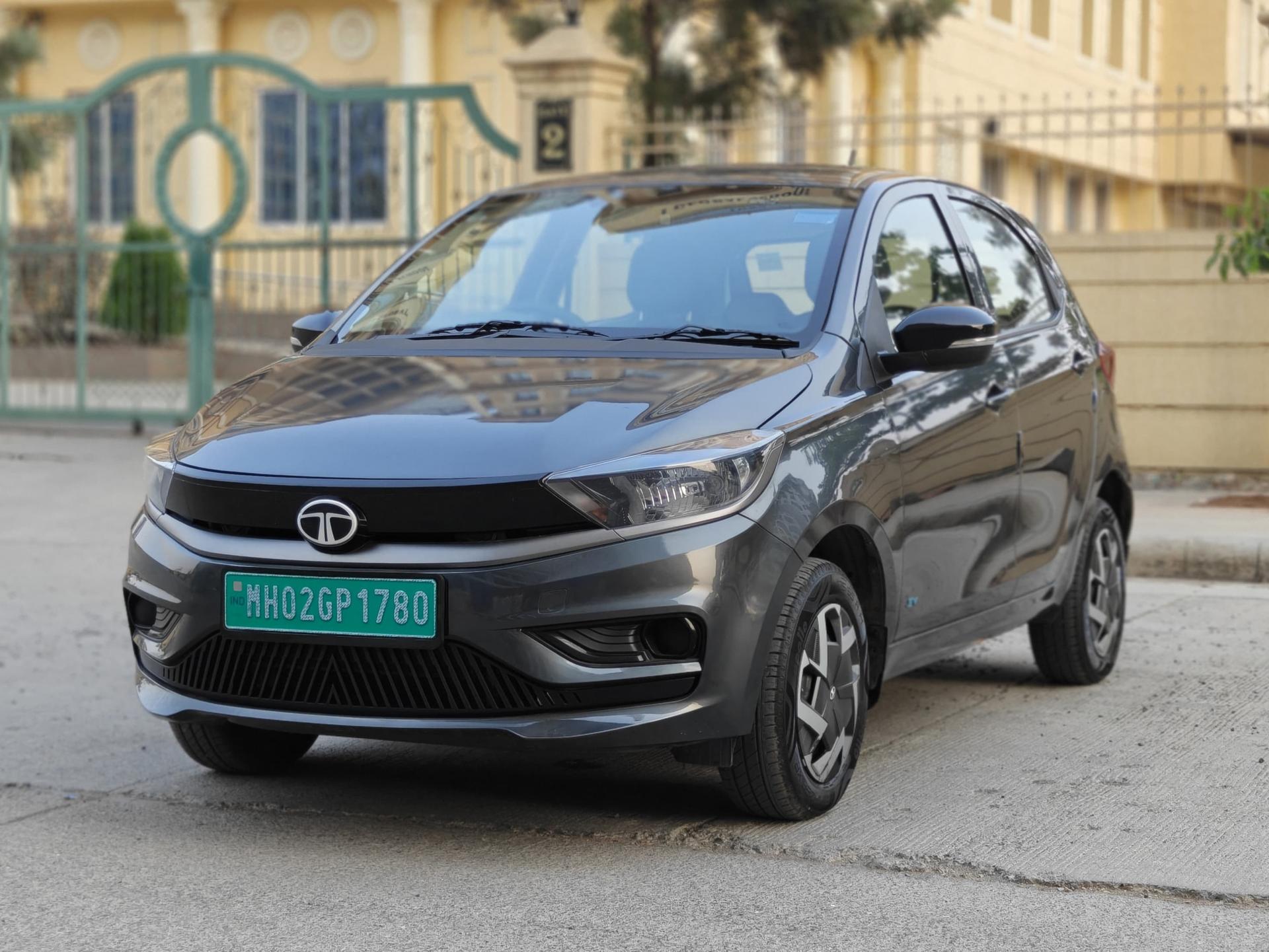 2025 Tata Tiago EV XT Medium Range 2025 Tata Tiago EV XT Medium Range