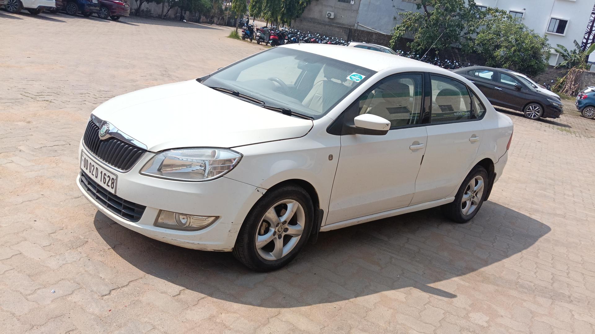 2012 Skoda Rapid 1.6 Elegance Diesel MT 2012 Skoda Rapid 1.6 Elegance Diesel MT