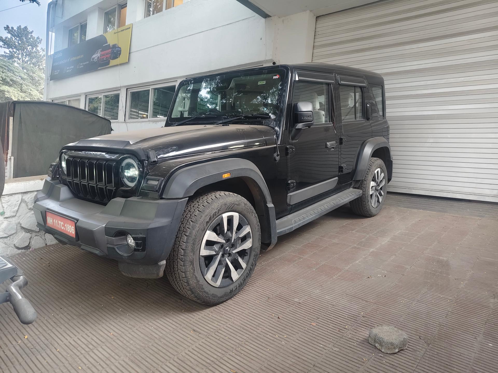 2025 Mahindra Thar Roxx AX7L Diesel 2WD AT 2025 Mahindra Thar Roxx AX7L Diesel 2WD AT