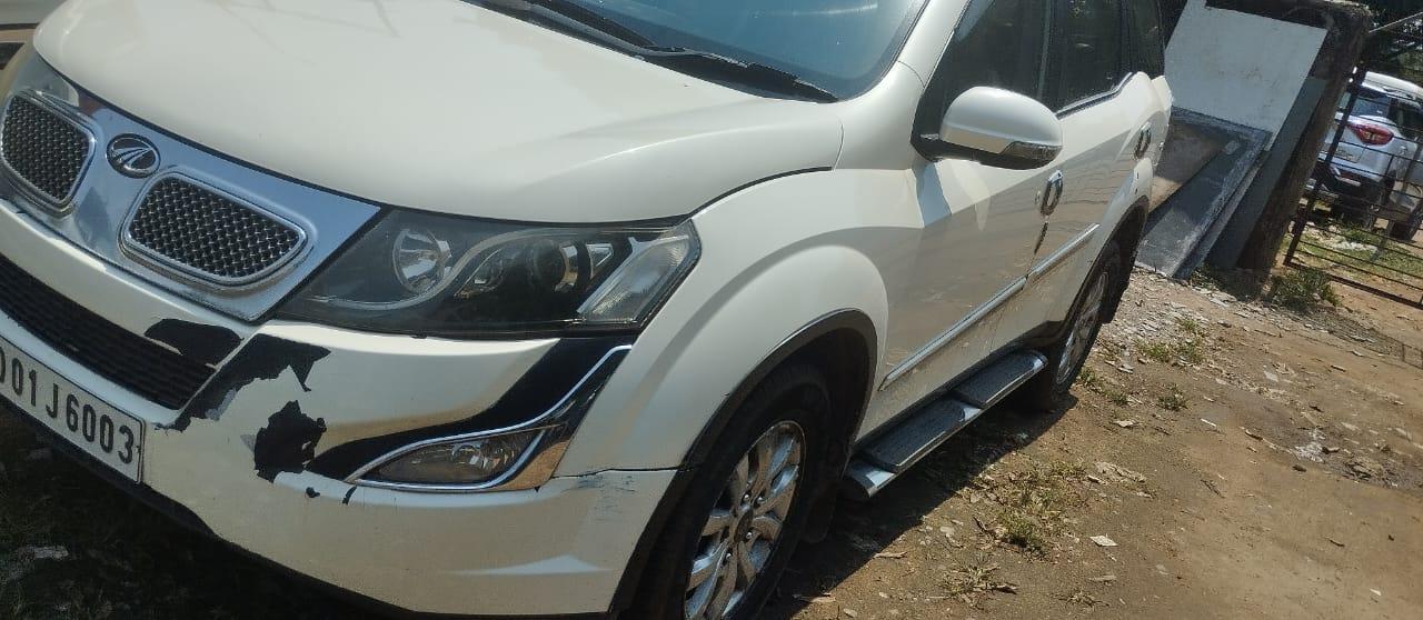 2015 Mahindra XUV500 W8 FWD 2015 Mahindra XUV500 W8 FWD