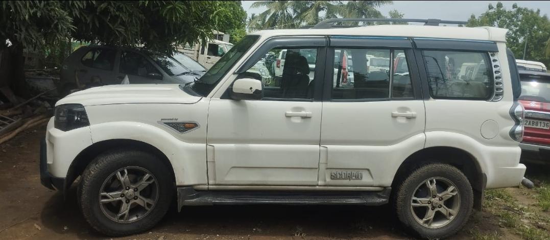 2015 Mahindra Scorpio S10 2WD 2015 Mahindra Scorpio S10 2WD