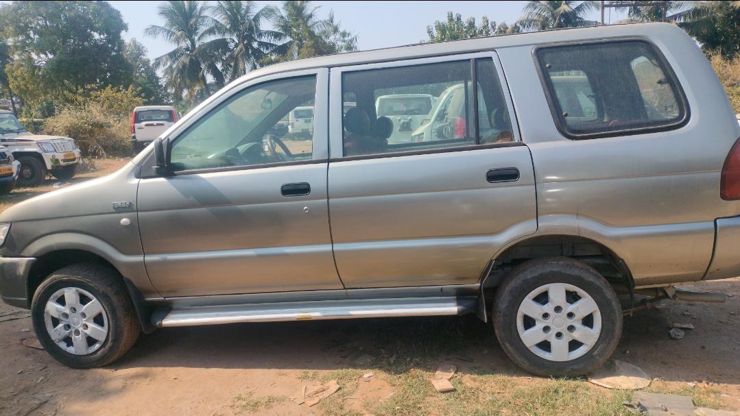 2009 Chevrolet Tavera LS B3 10-Str BS-III 2009 Chevrolet Tavera LS B3 10-Str BS-III