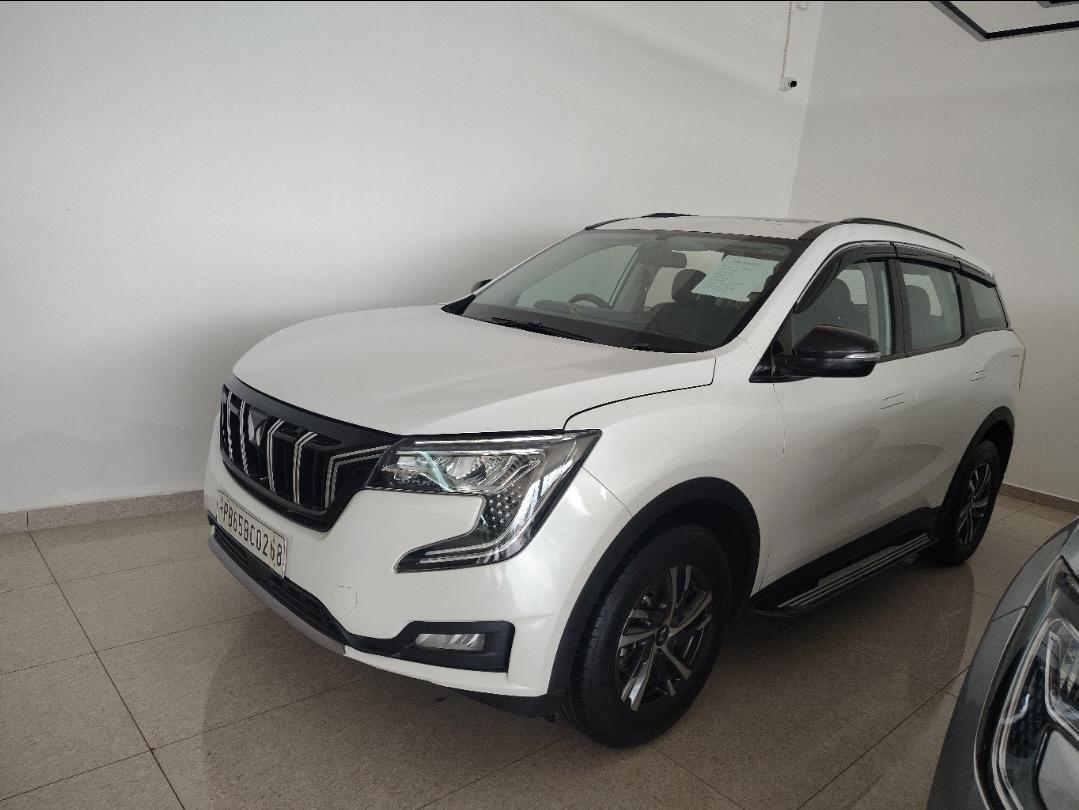 2022 Mahindra XUV700 AX5 MT Diesel 5 STR 2022 Mahindra XUV700 AX5 MT Diesel 5 STR