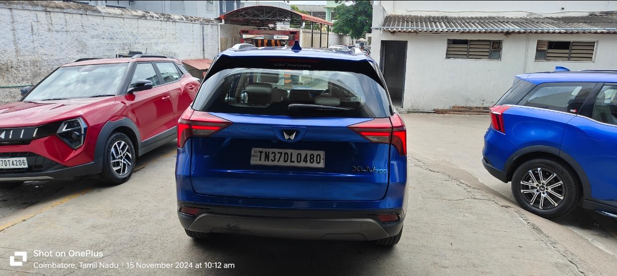 2021 Mahindra XUV700 AX7 MT Diesel 7 STR 2021 Mahindra XUV700 AX7 MT Diesel 7 STR