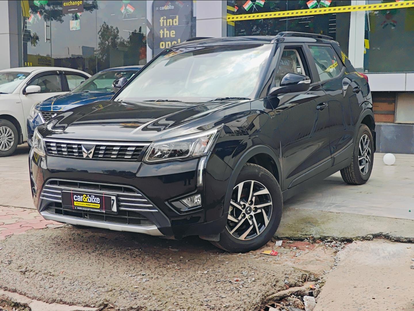 2023 Mahindra XUV300 W8 (O) AMT 2023 Mahindra XUV300 W8 (O) AMT