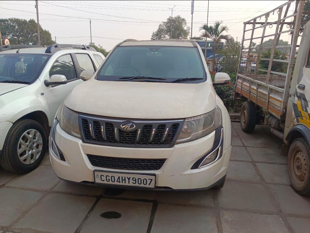 2015 Mahindra XUV500 W8 FWD 2015 Mahindra XUV500 W8 FWD