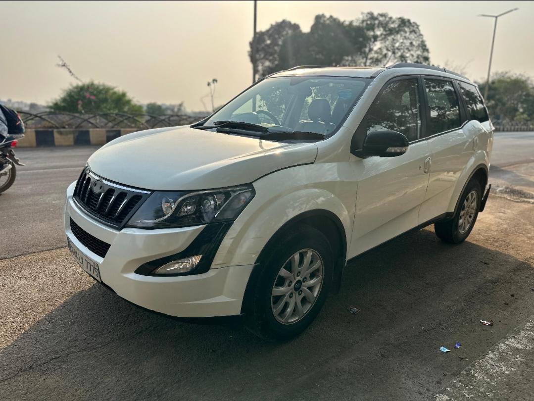 2017 Mahindra XUV500 W10 FWD AT 2017 Mahindra XUV500 W10 FWD AT