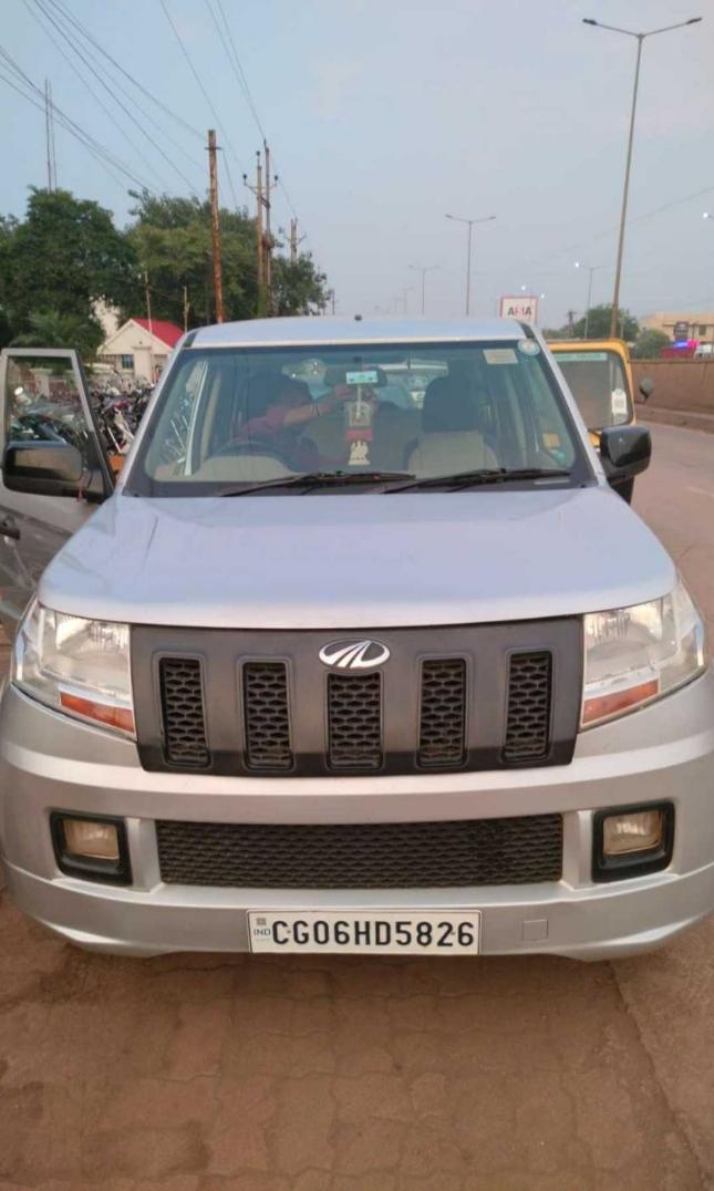 2018 Mahindra TUV300 T4 Plus 2018 Mahindra TUV300 T4 Plus