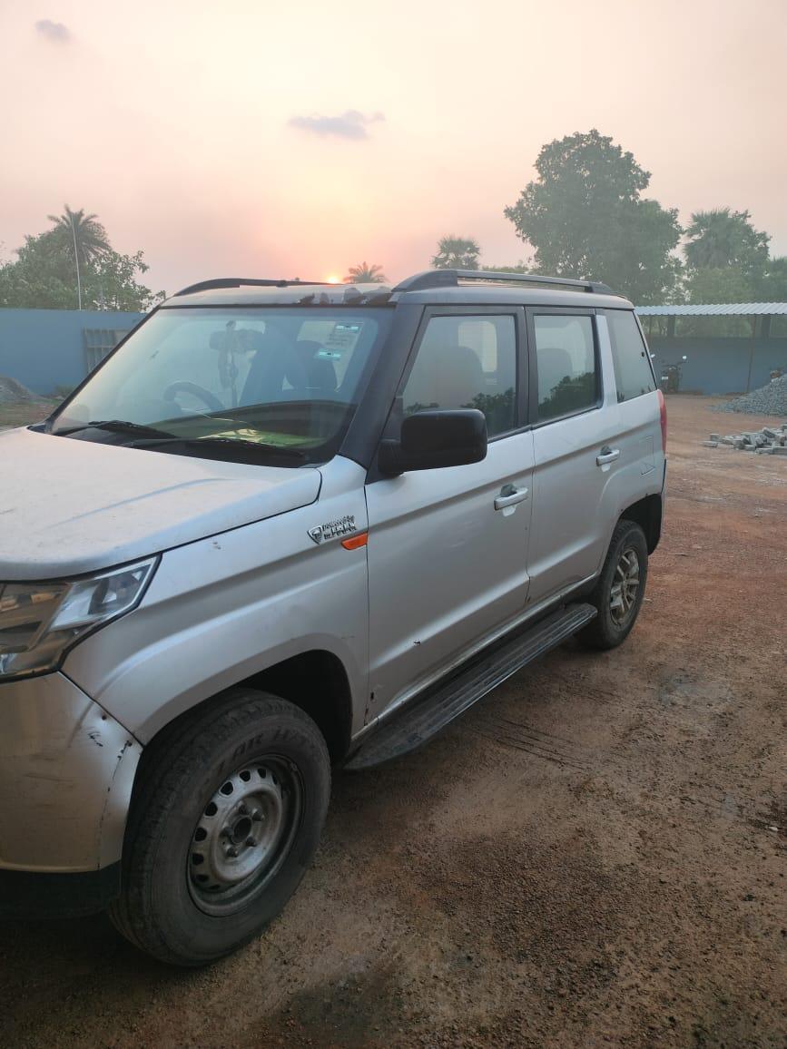 2016 Mahindra TUV300 T8 2016 Mahindra TUV300 T8